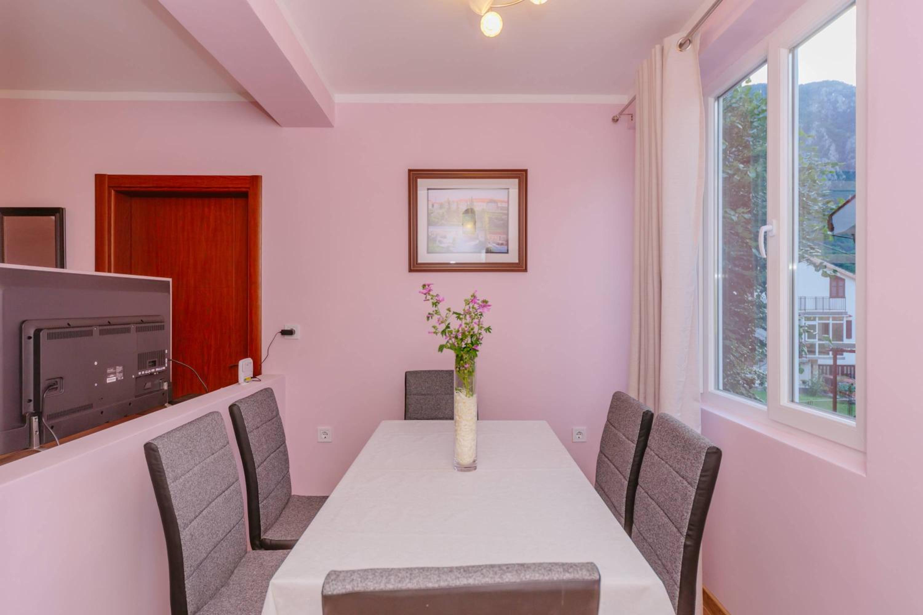 Paradise Bay Apartments