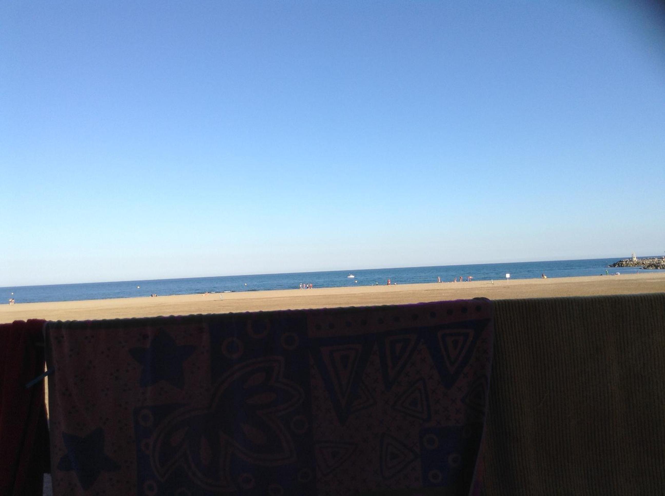 Les Corsaires direct plage près du port