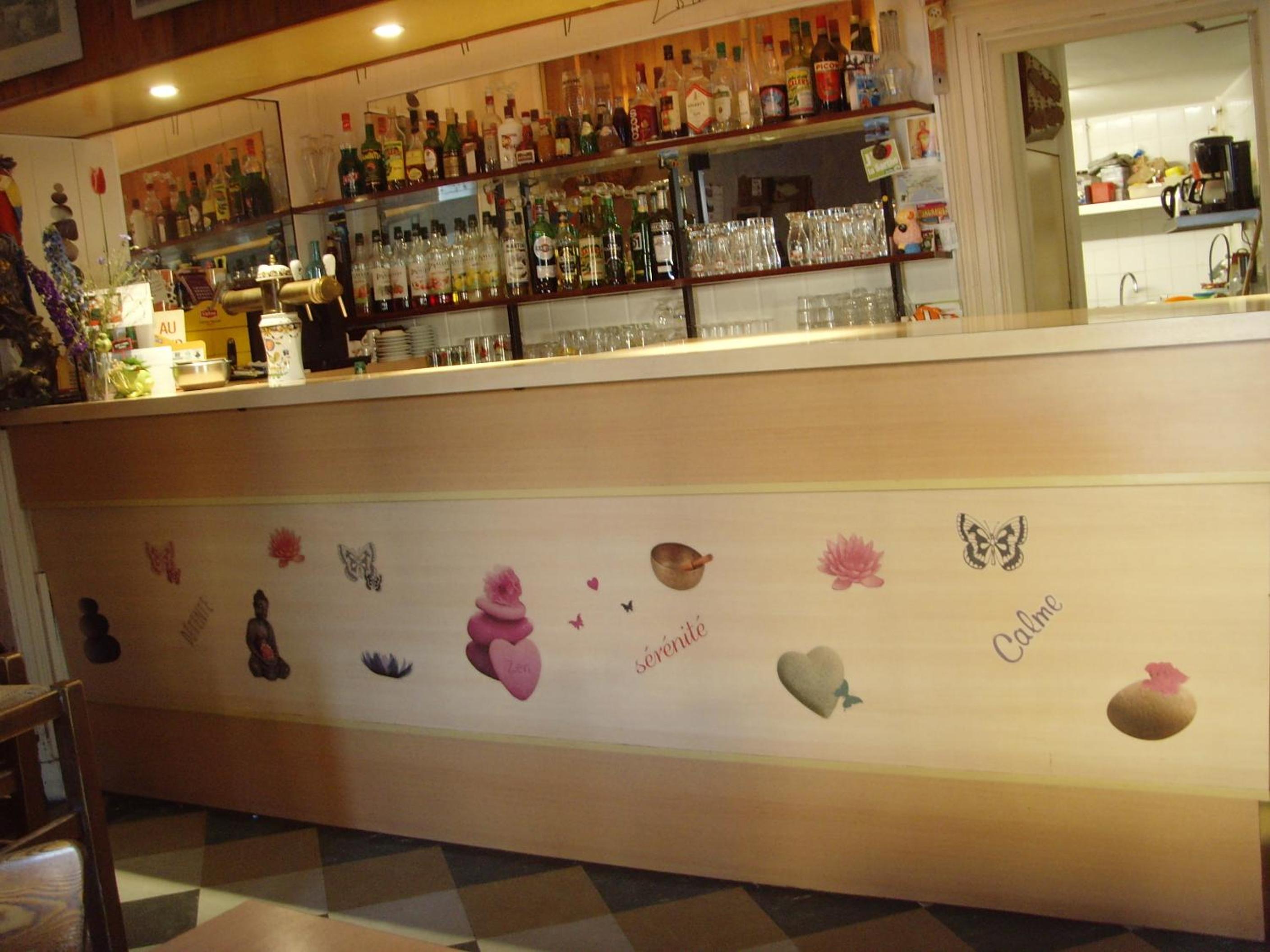 bar