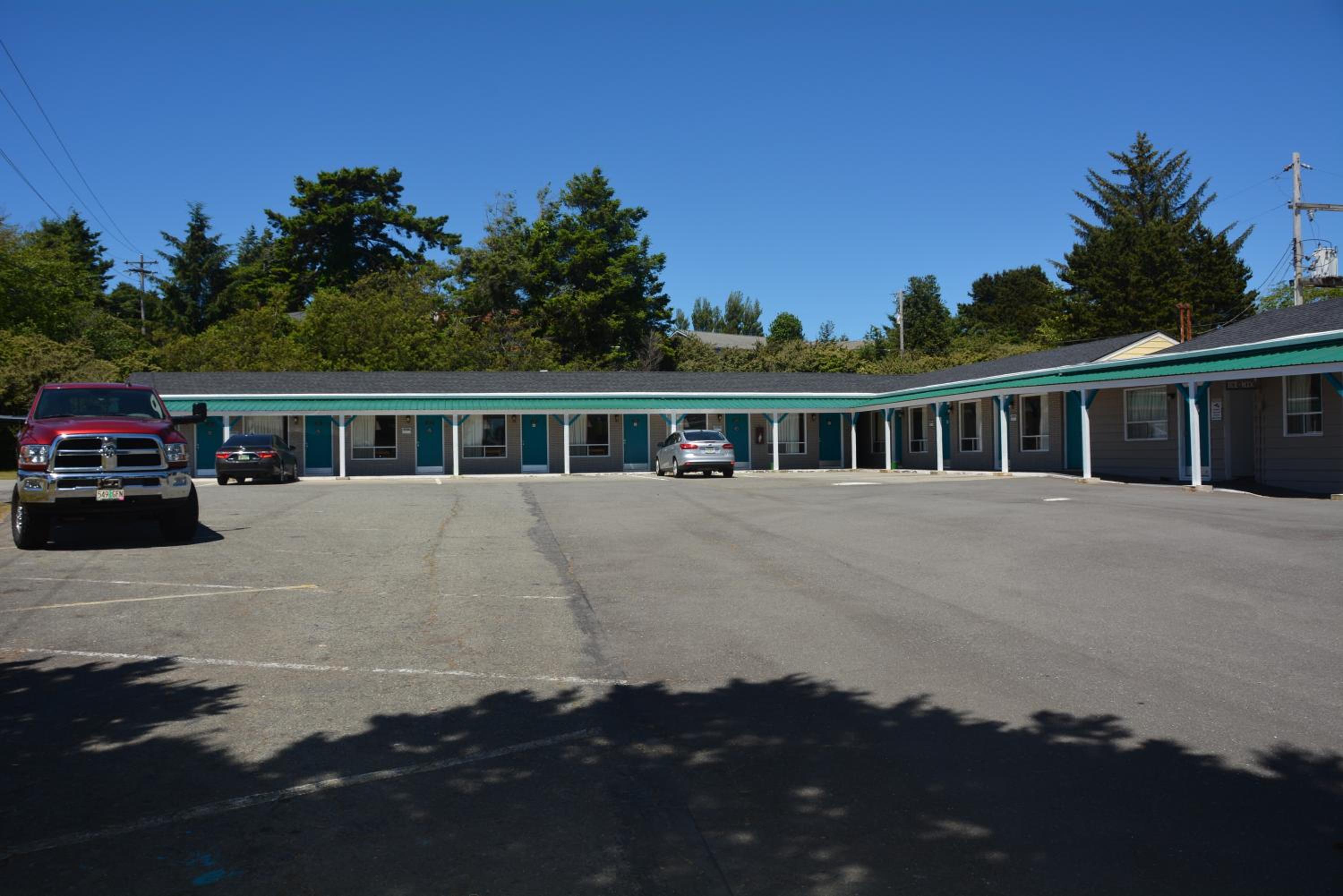 Crescent City Vacations - Pacific Sunset Inn - Property Image 1