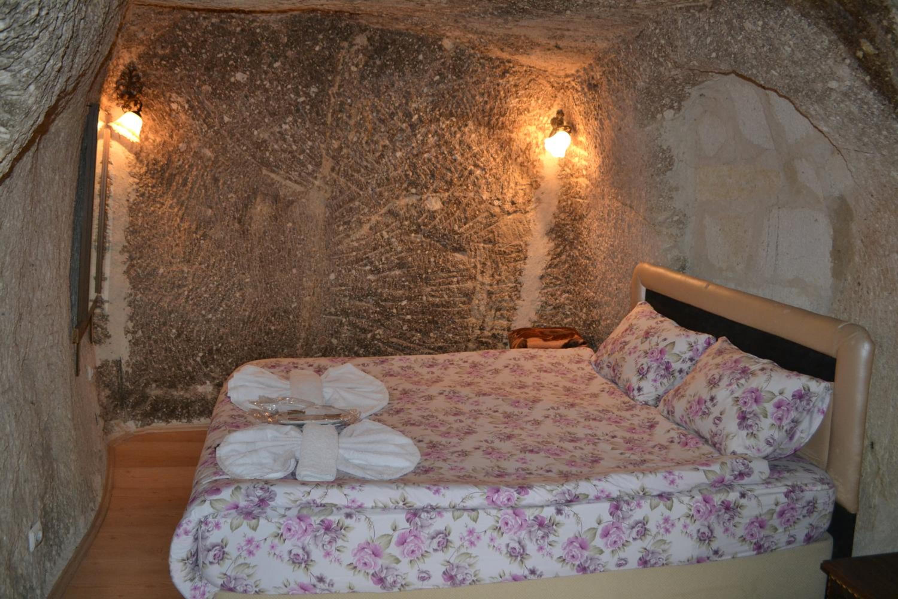 Coco Cave - Image 28