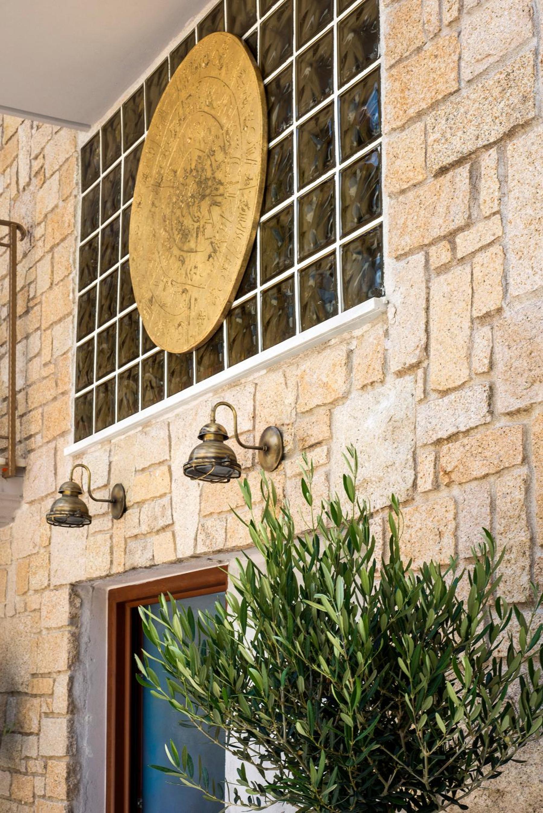 Leda Suites