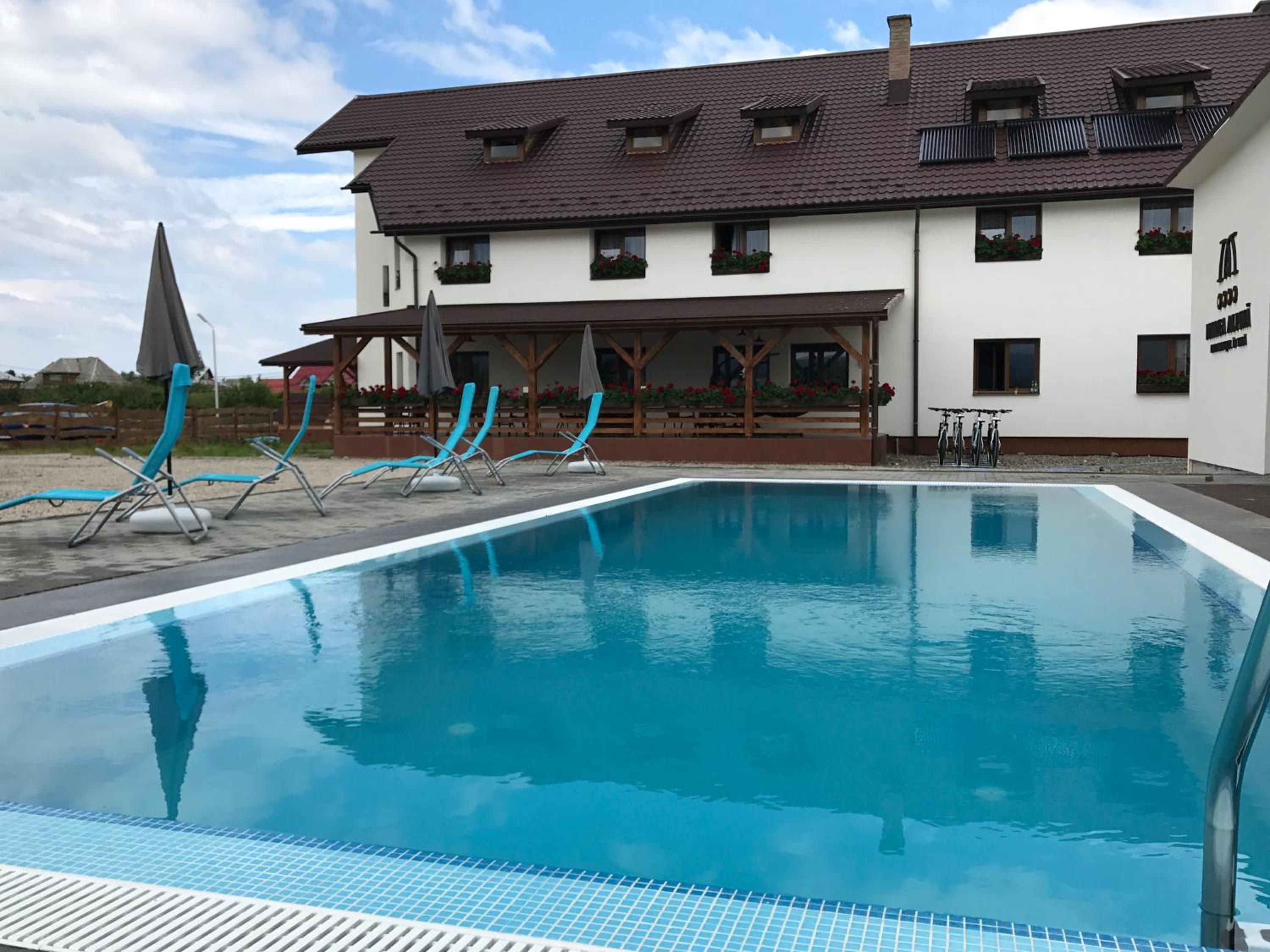 swimming pool