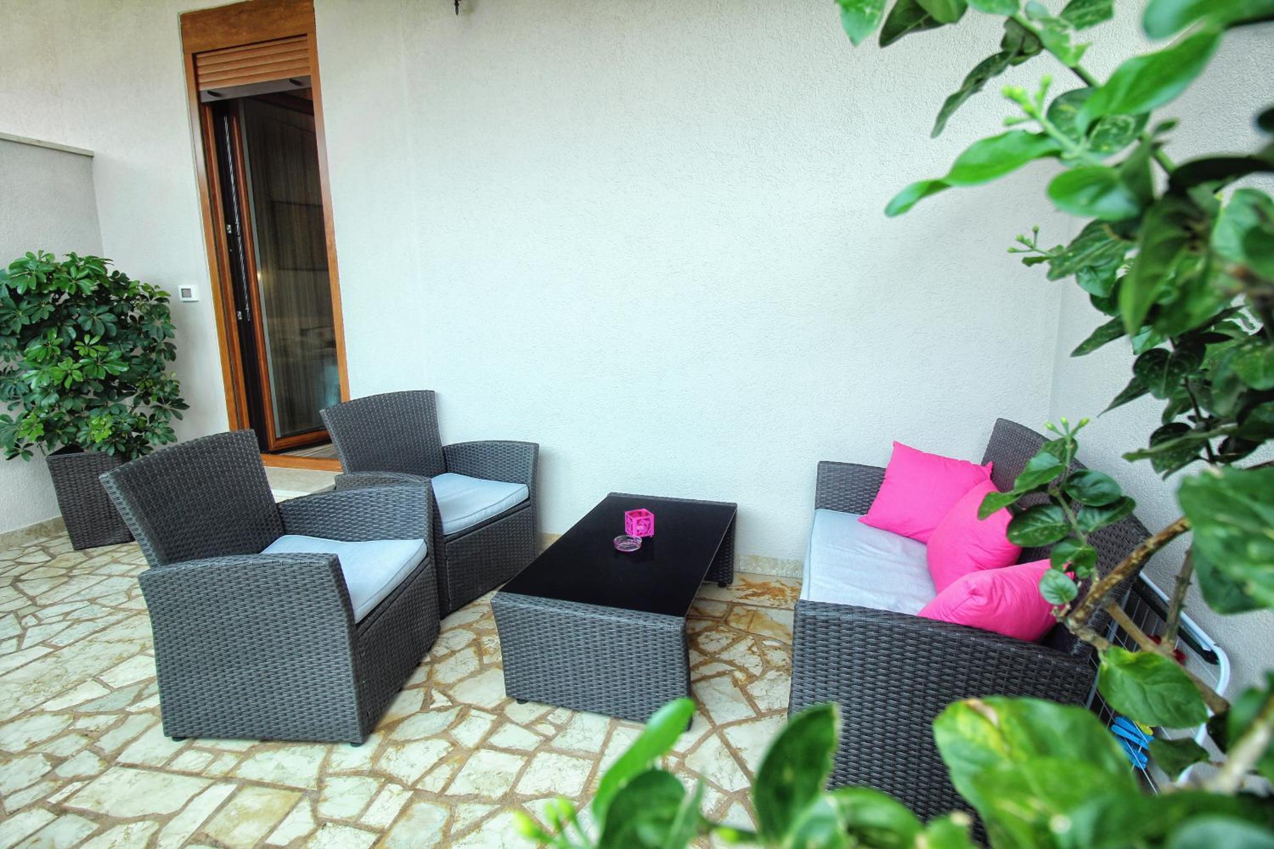 Apartments and Rooms Lorena 236 view 4