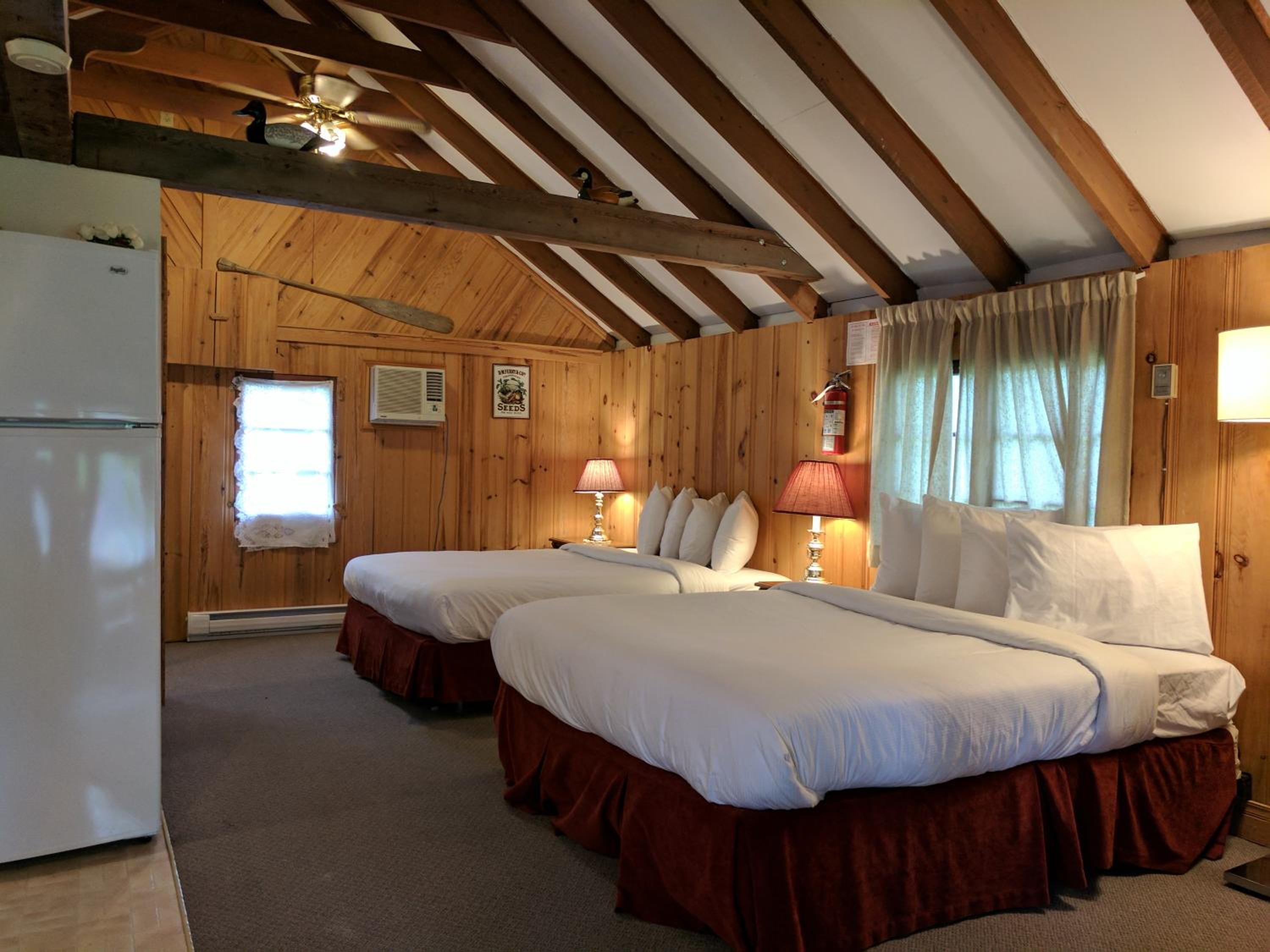 Algonquin Lakeside Inn