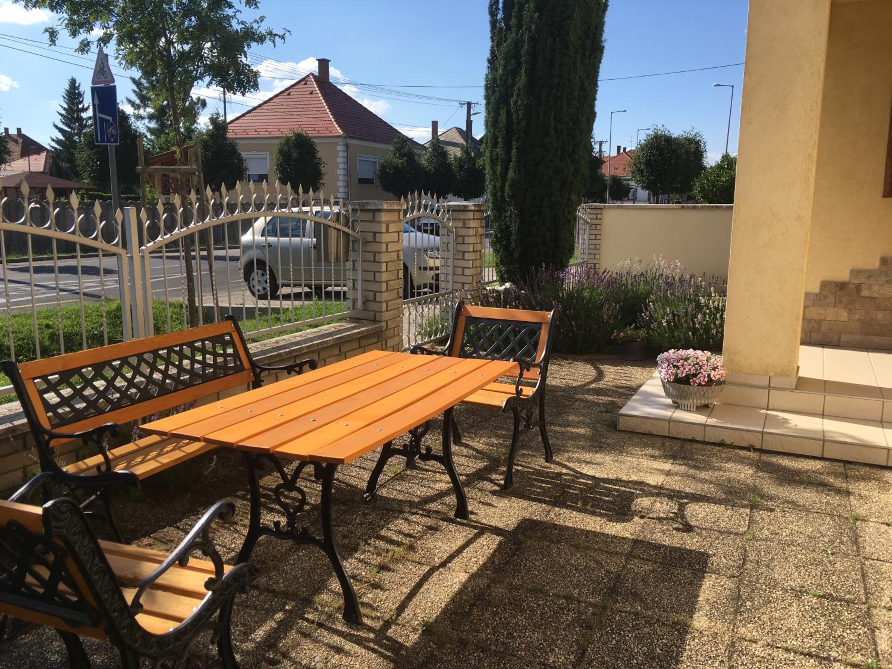 Bözsi Apartman view 2