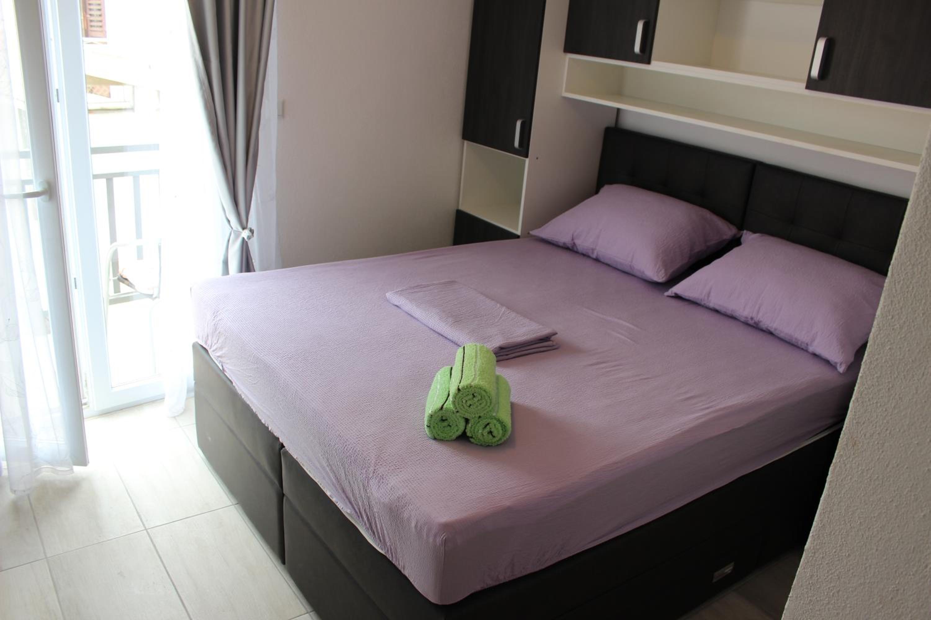 Guest House Put