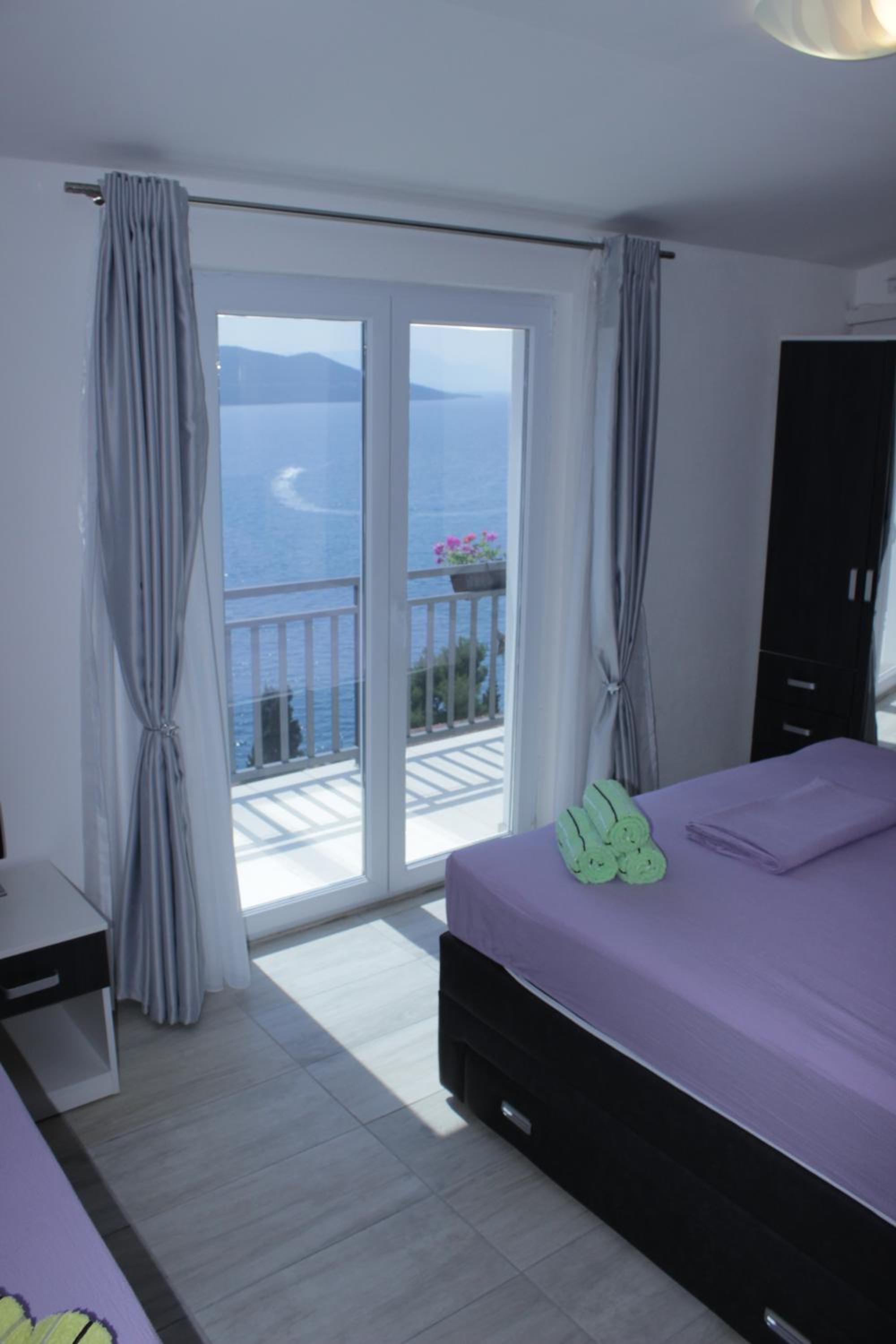 Guest House Put
