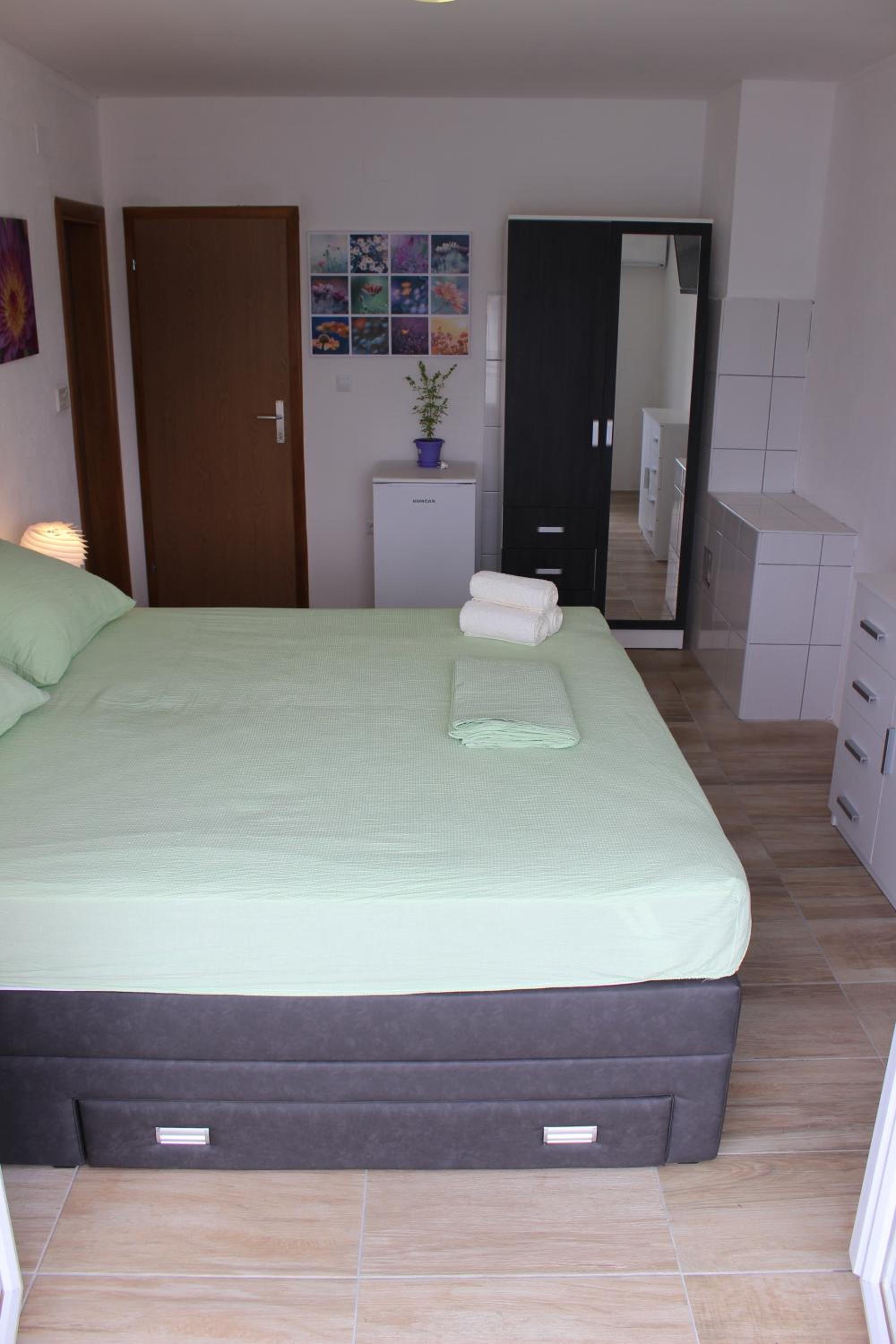 Guest House Put