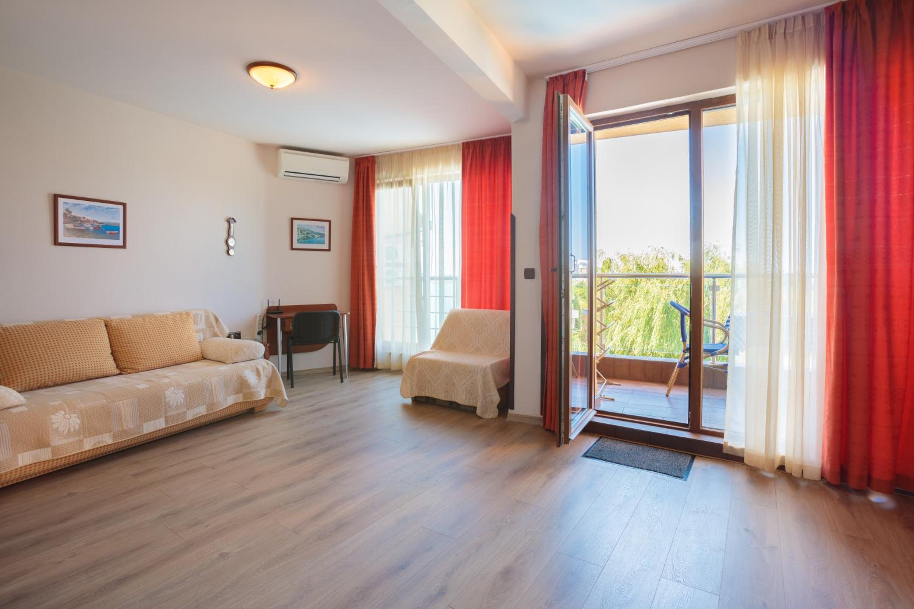 Apartment Sea Shell 1 view 4
