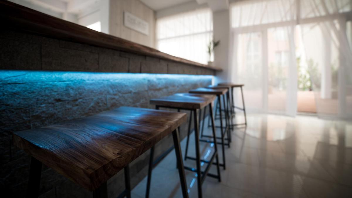 bar