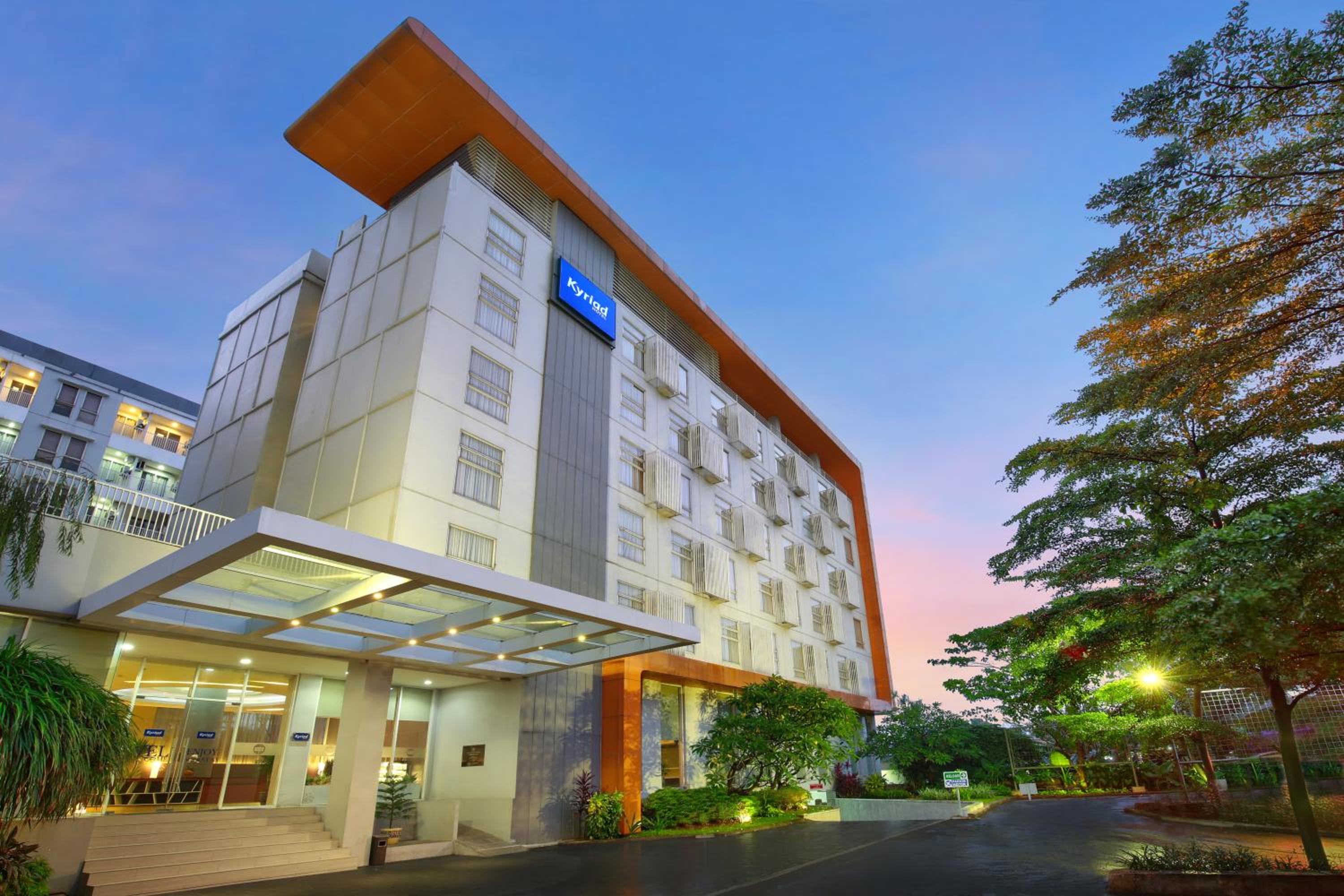 Hotel Kyriad Hotel Airport Jakarta - Image 1