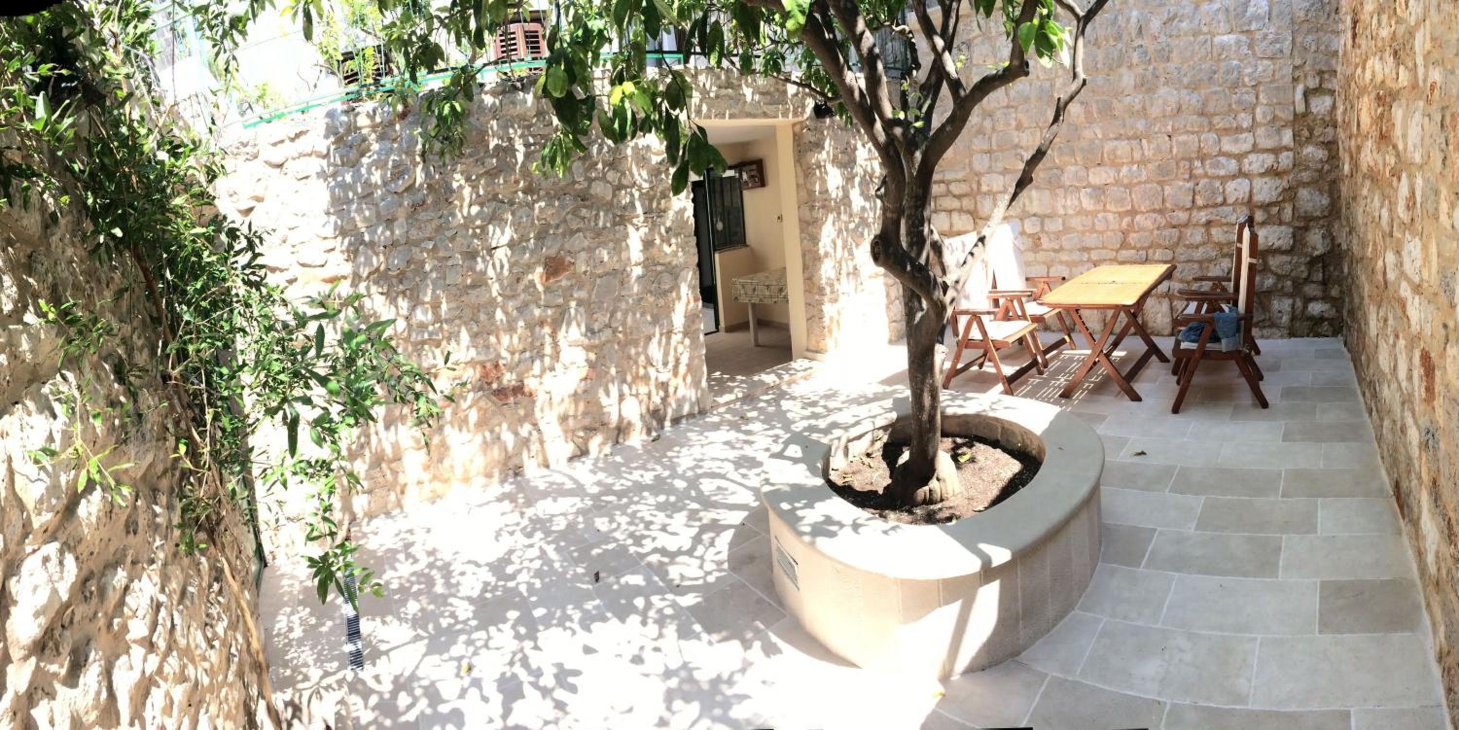 Authentico Deluxe Stari Grad view 5