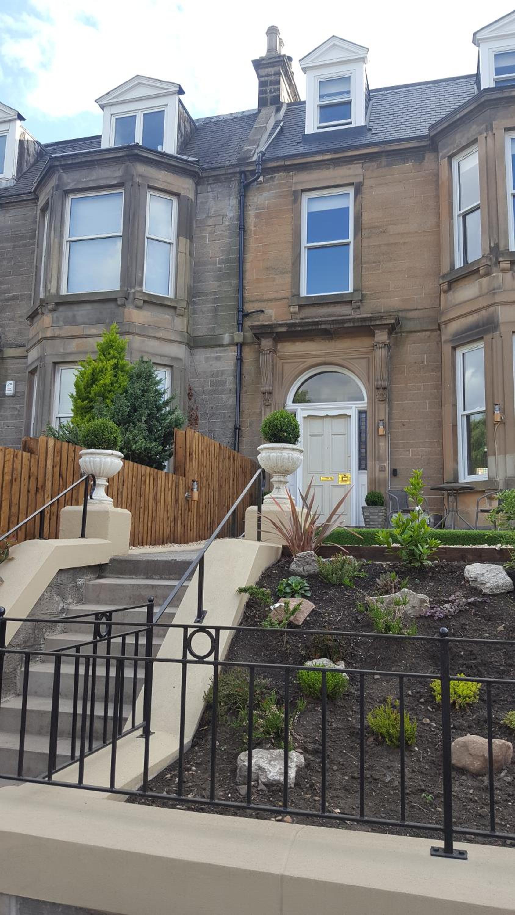 18 Craigmillar Park
