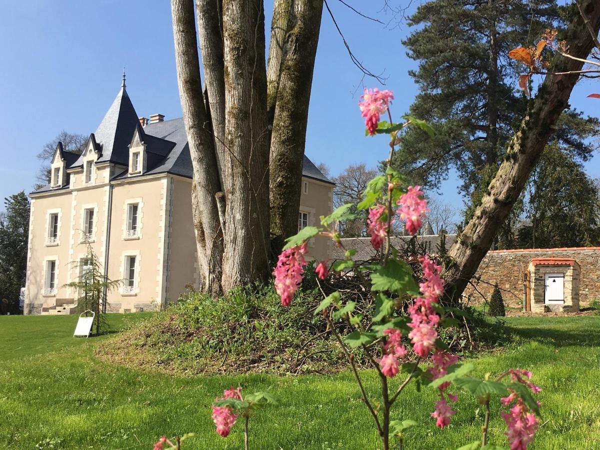 Le Petit Château des Cedres