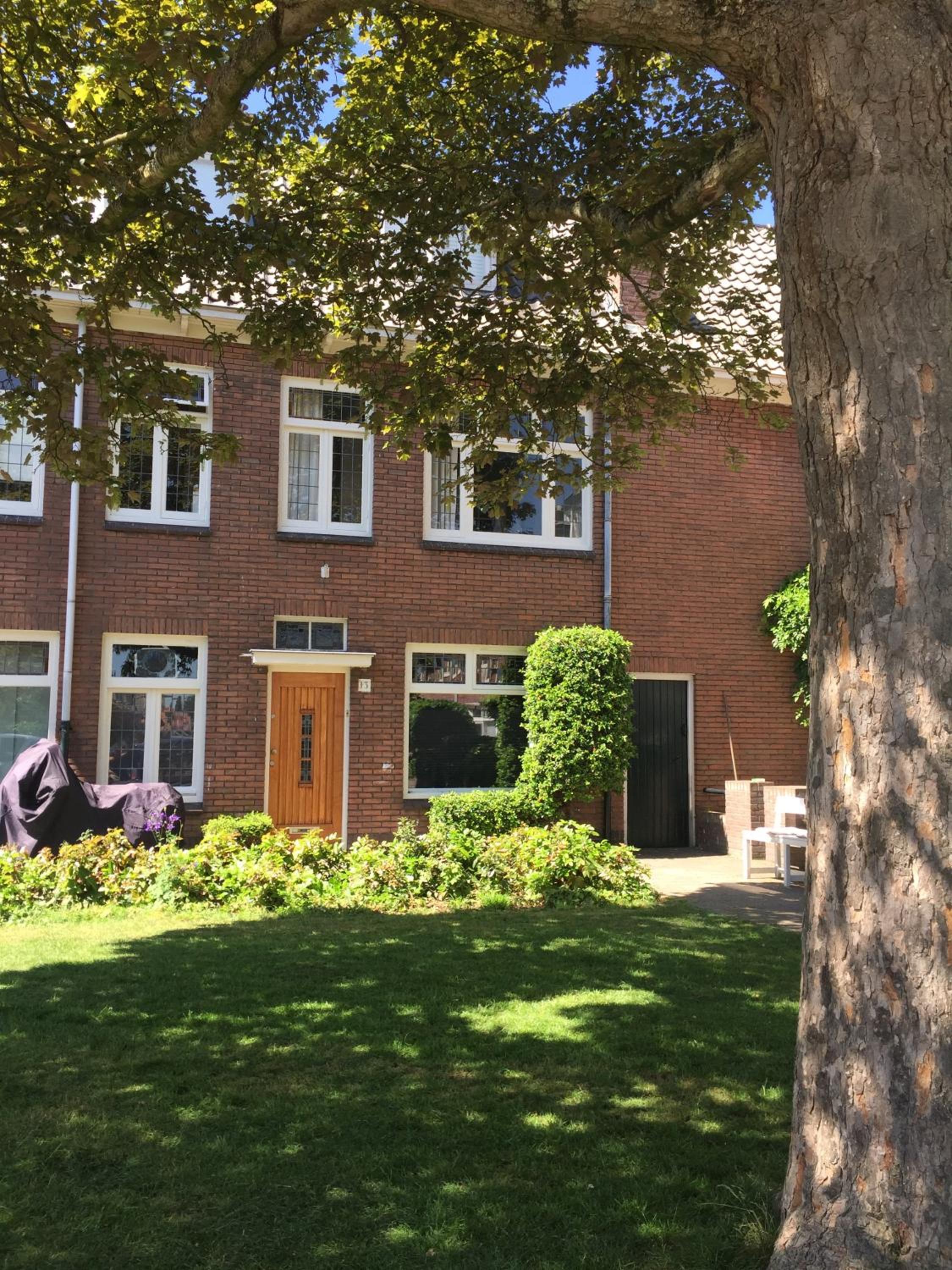 Tastefull double story 2 bedroom appartment/house