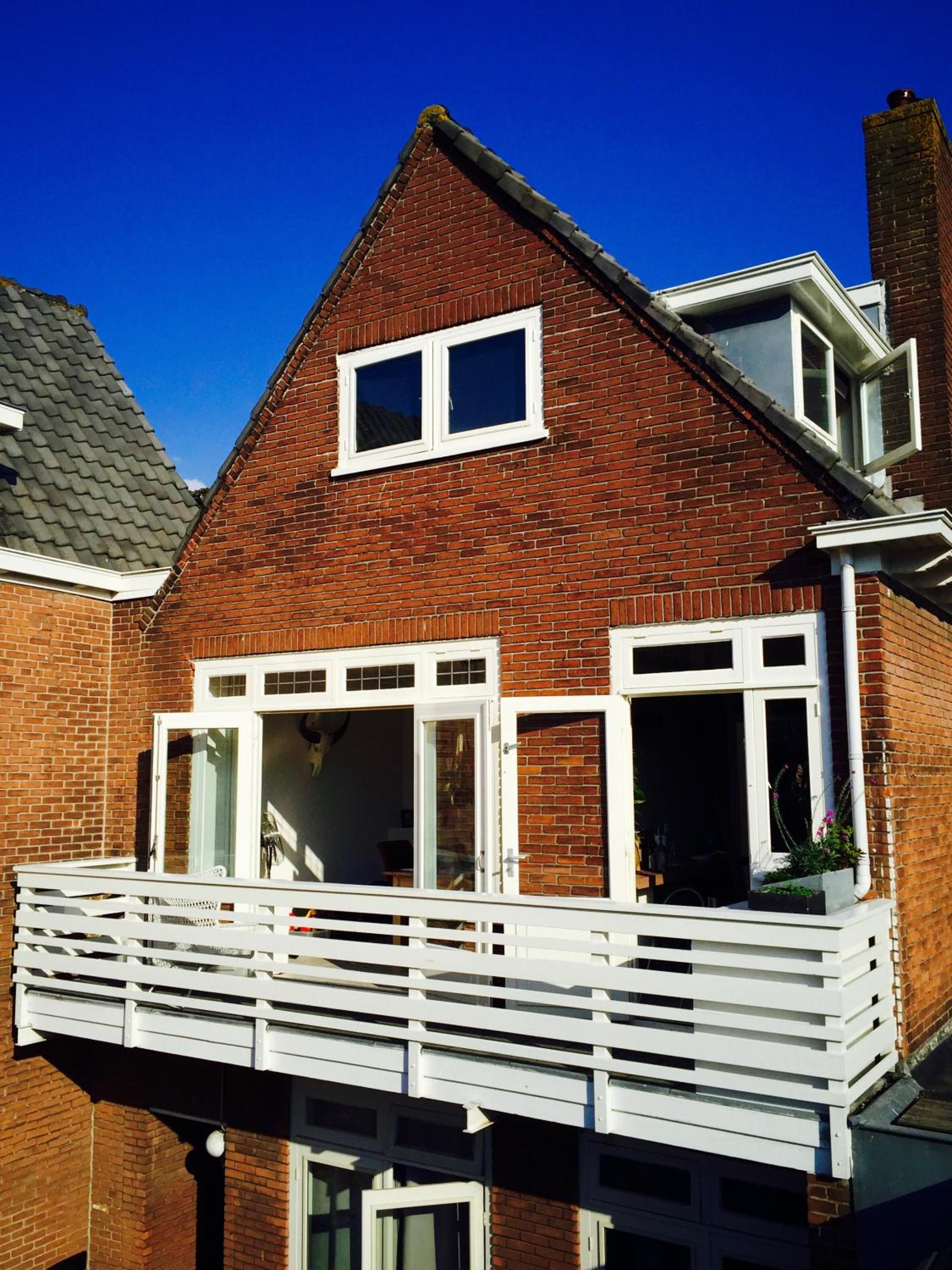Tastefull double story 2 bedroom appartment/house