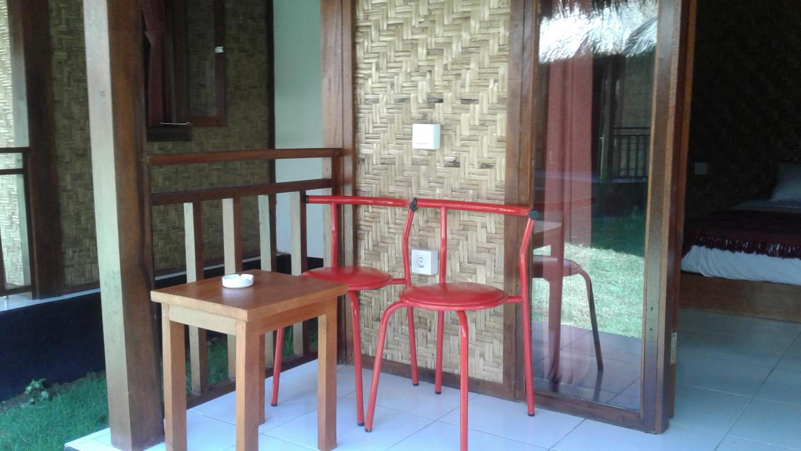 Airas' Garden Homestay ECO Bungalows view 3