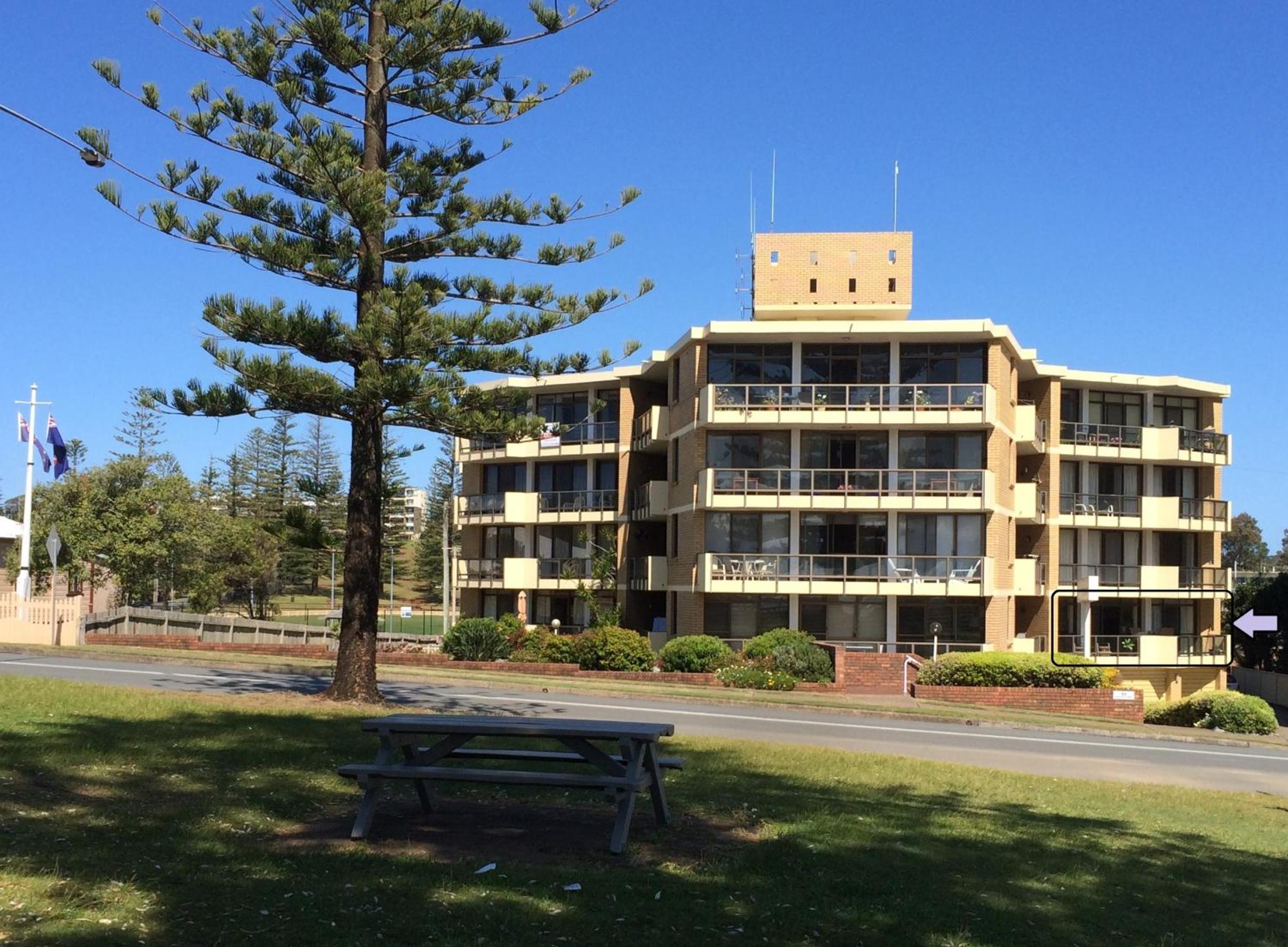 Hotel Beauty at the Beach - modern beachfront apartment - Image 1