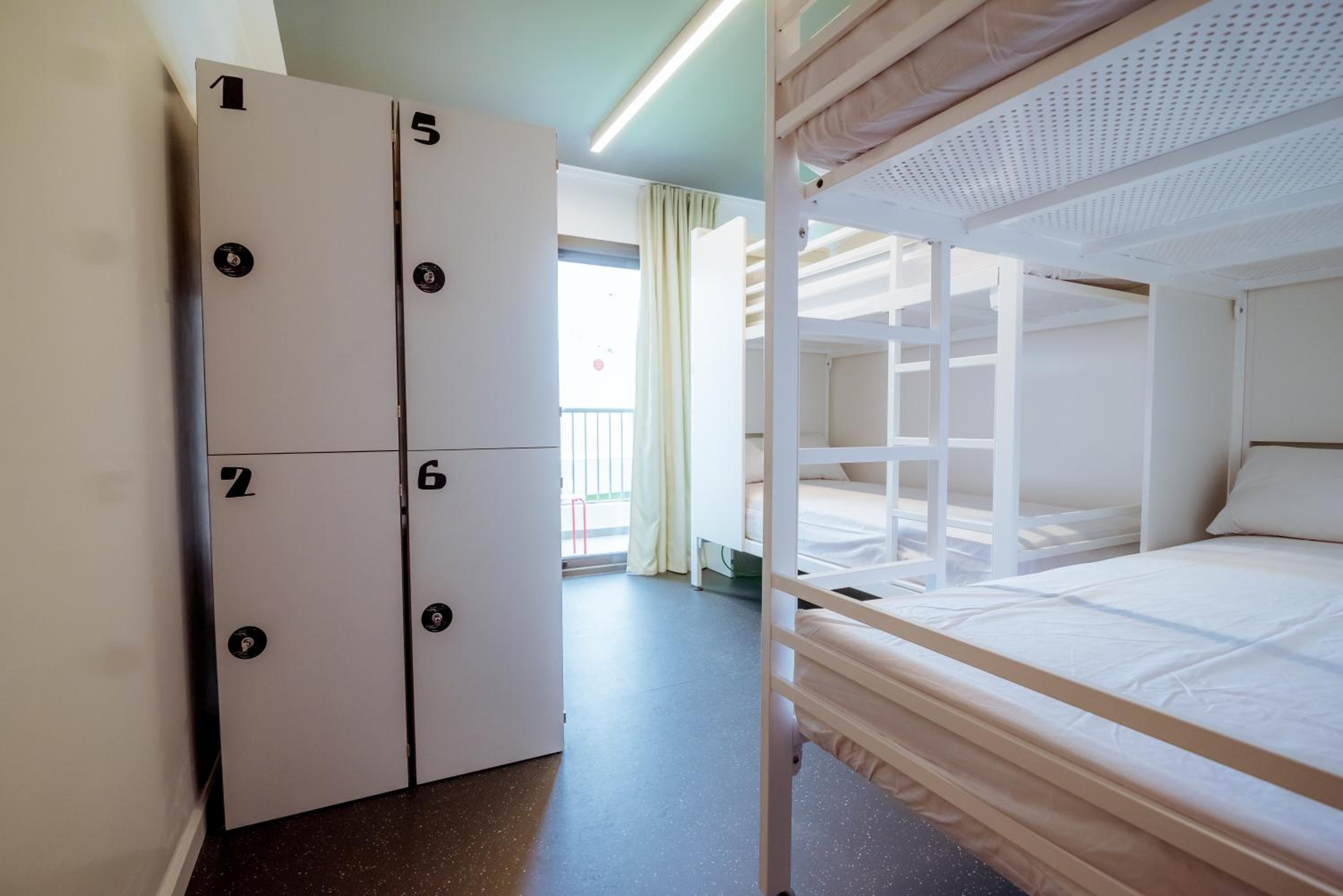 AMISTAT Island Hostel Ibiza - ALBERGUE JUVENIL