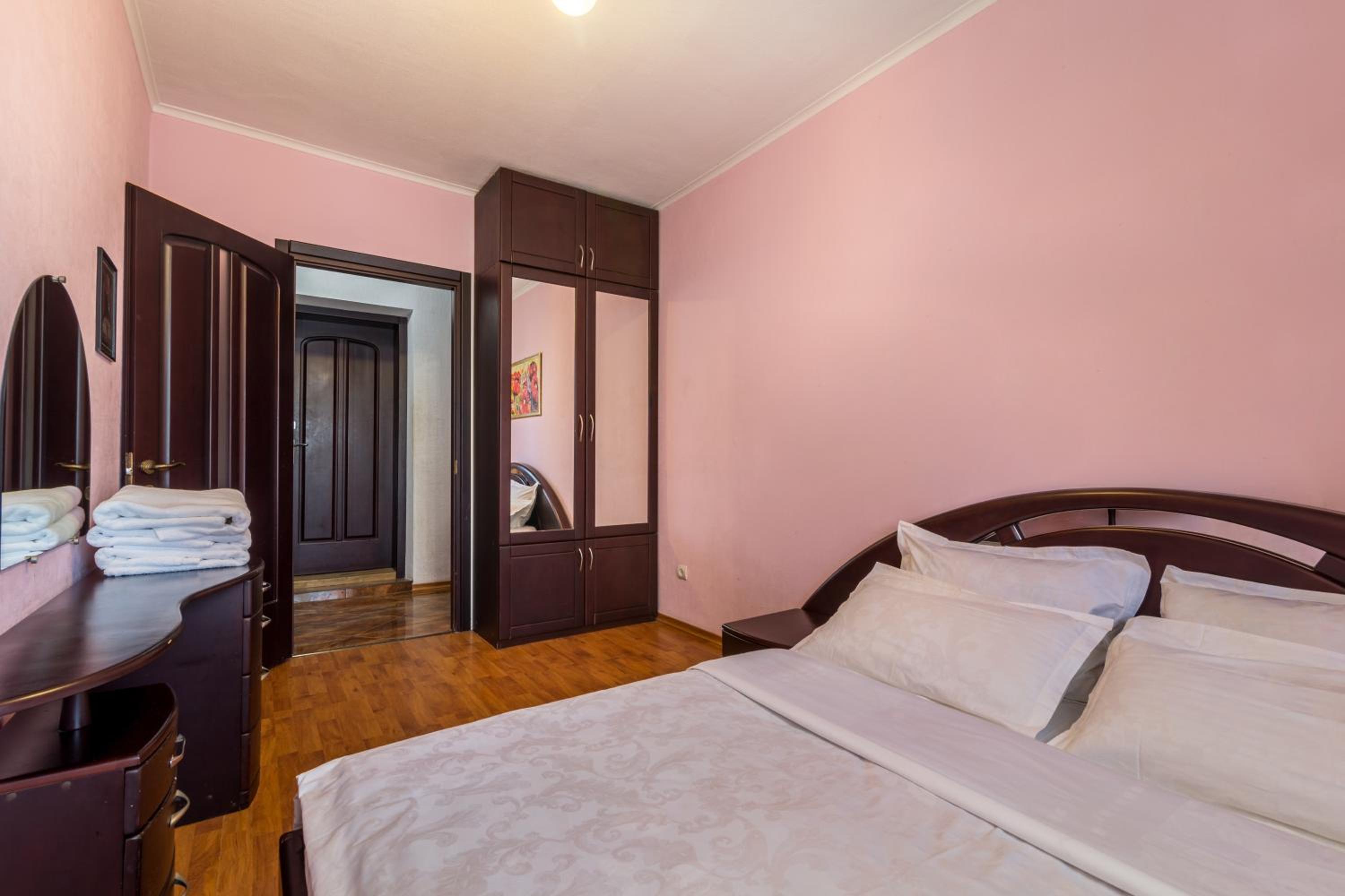 Lux 3-bedroom Most City area view 4