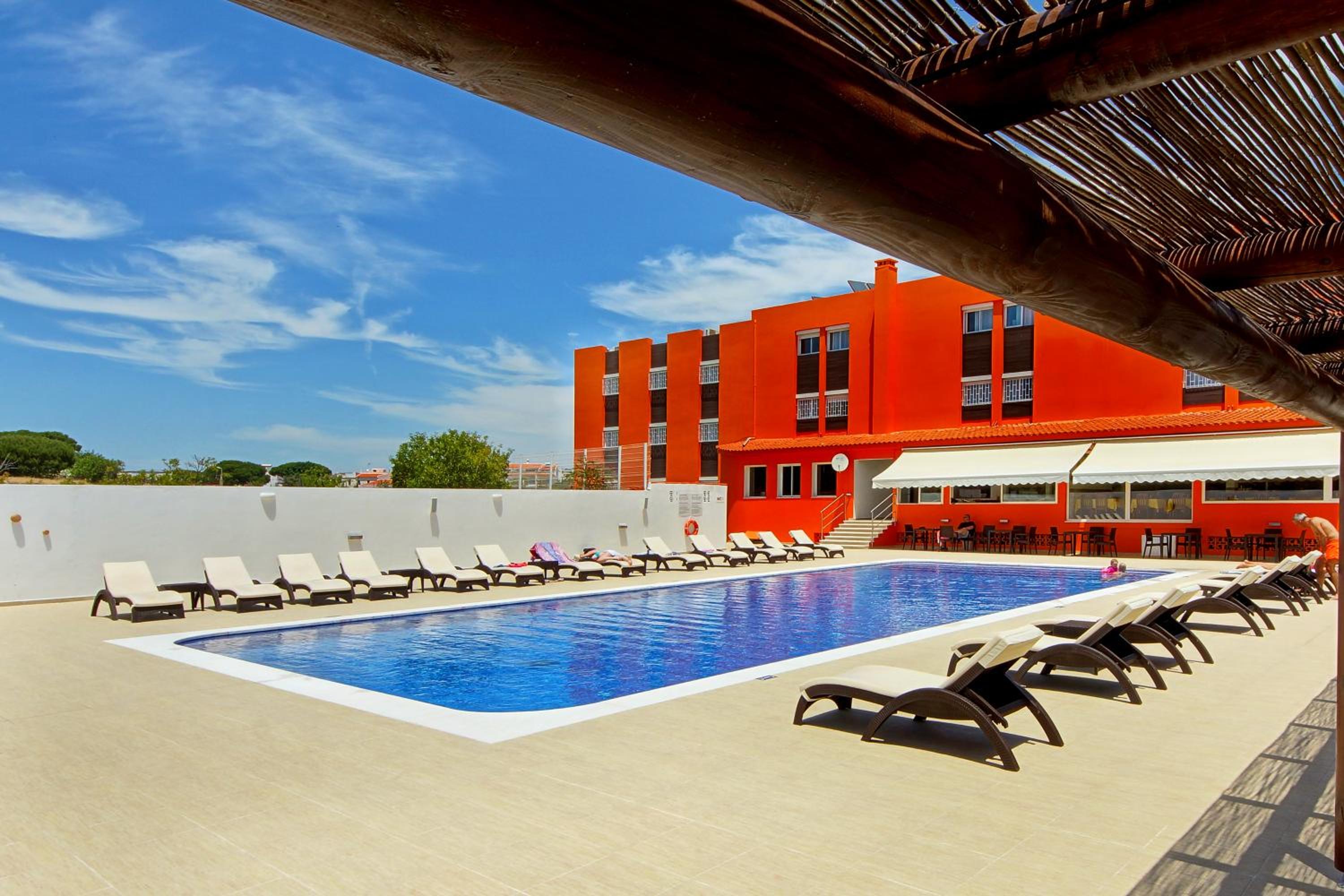 Quarteira Vacations - Zodiaco - Property Image 1