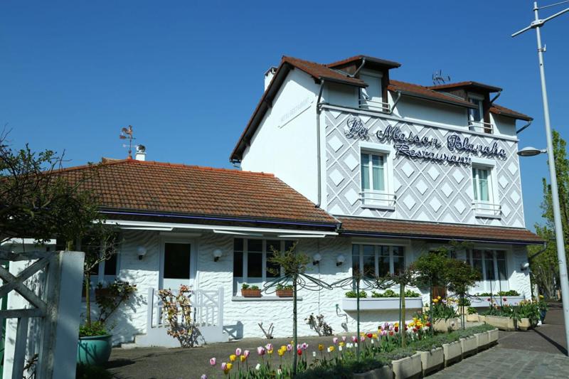 Rungis Vacations - Hotel Restaurant Maison Blanche - Property Image 1