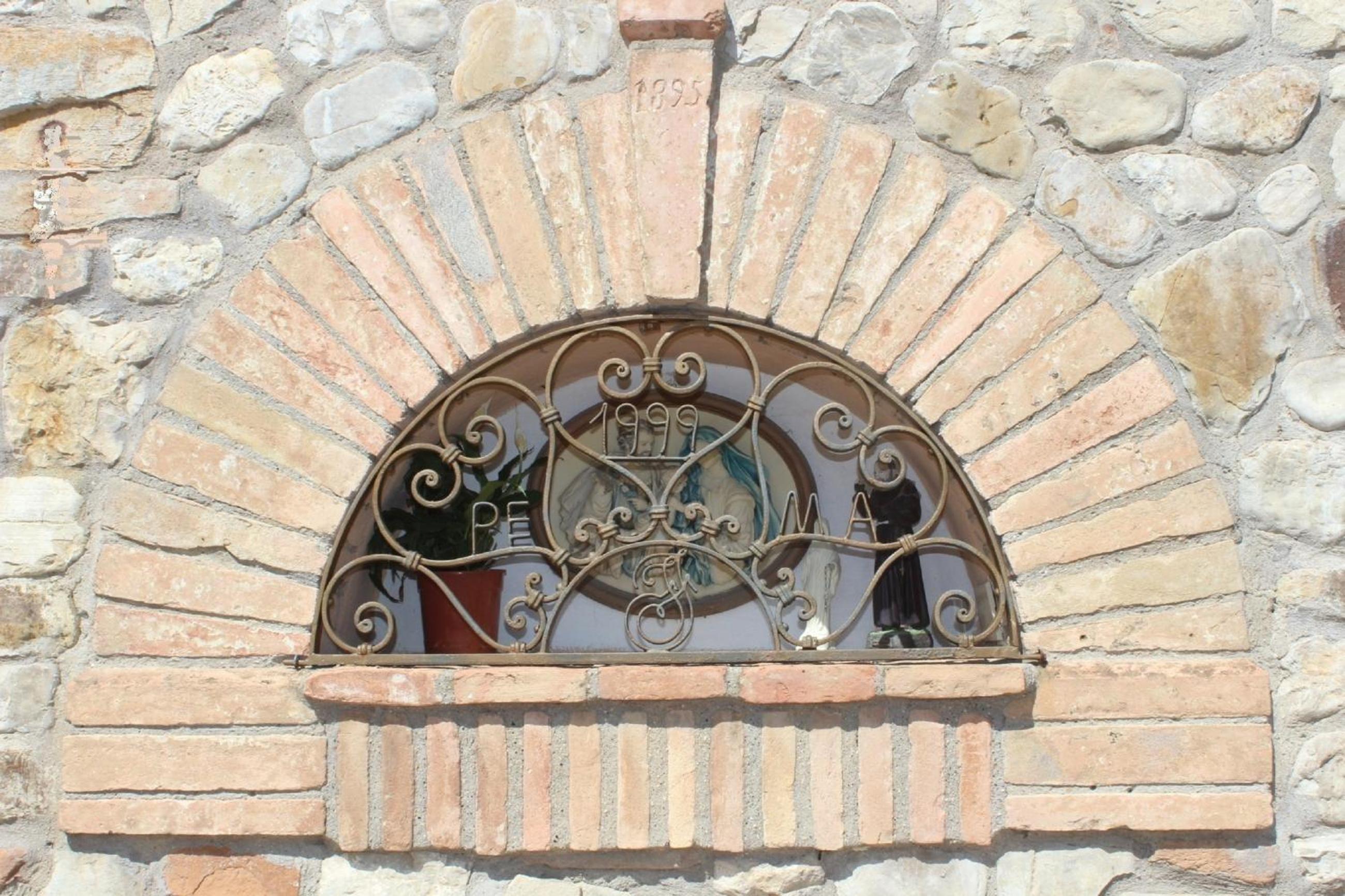 Photo 32