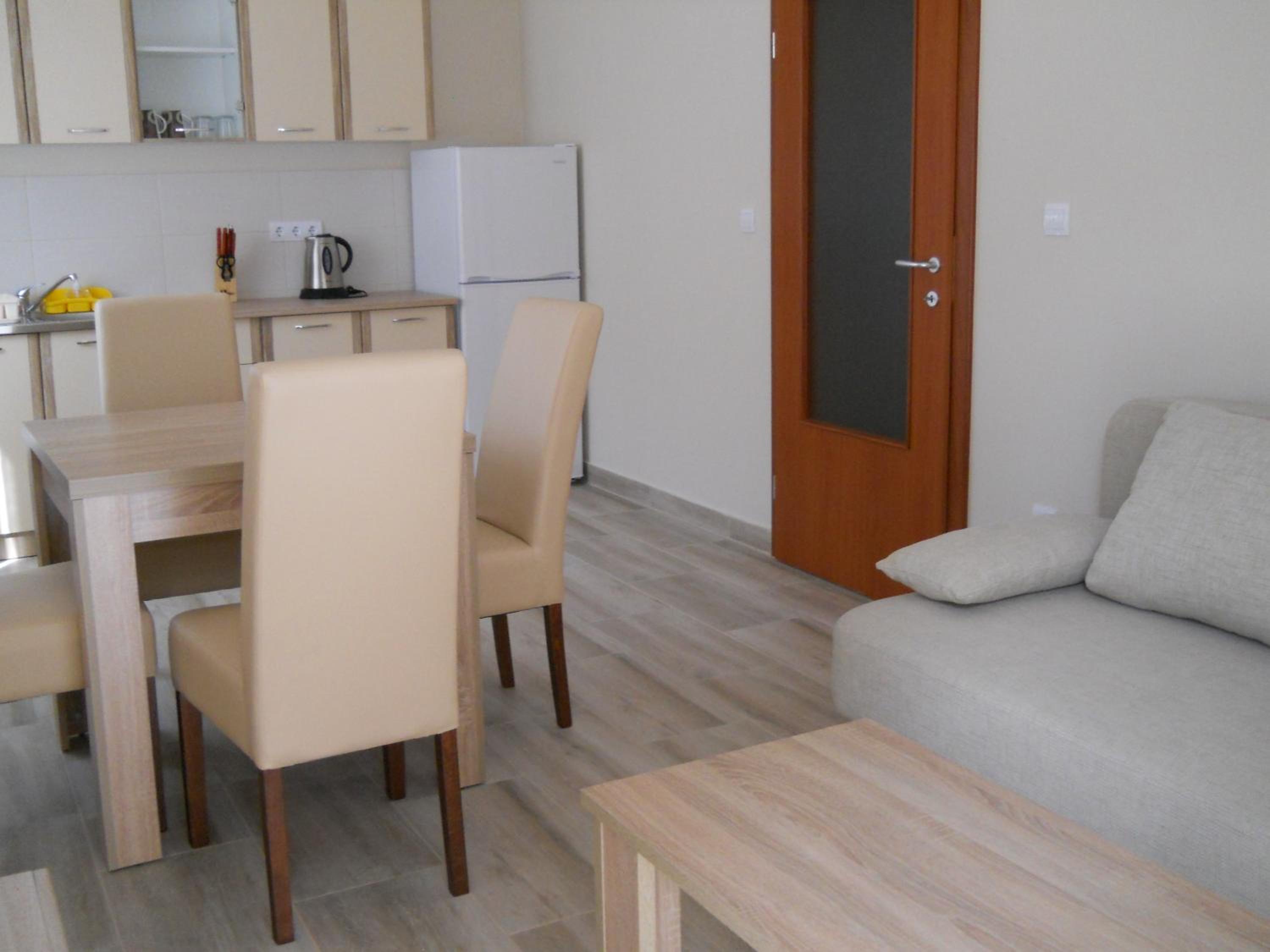Apartments Mira