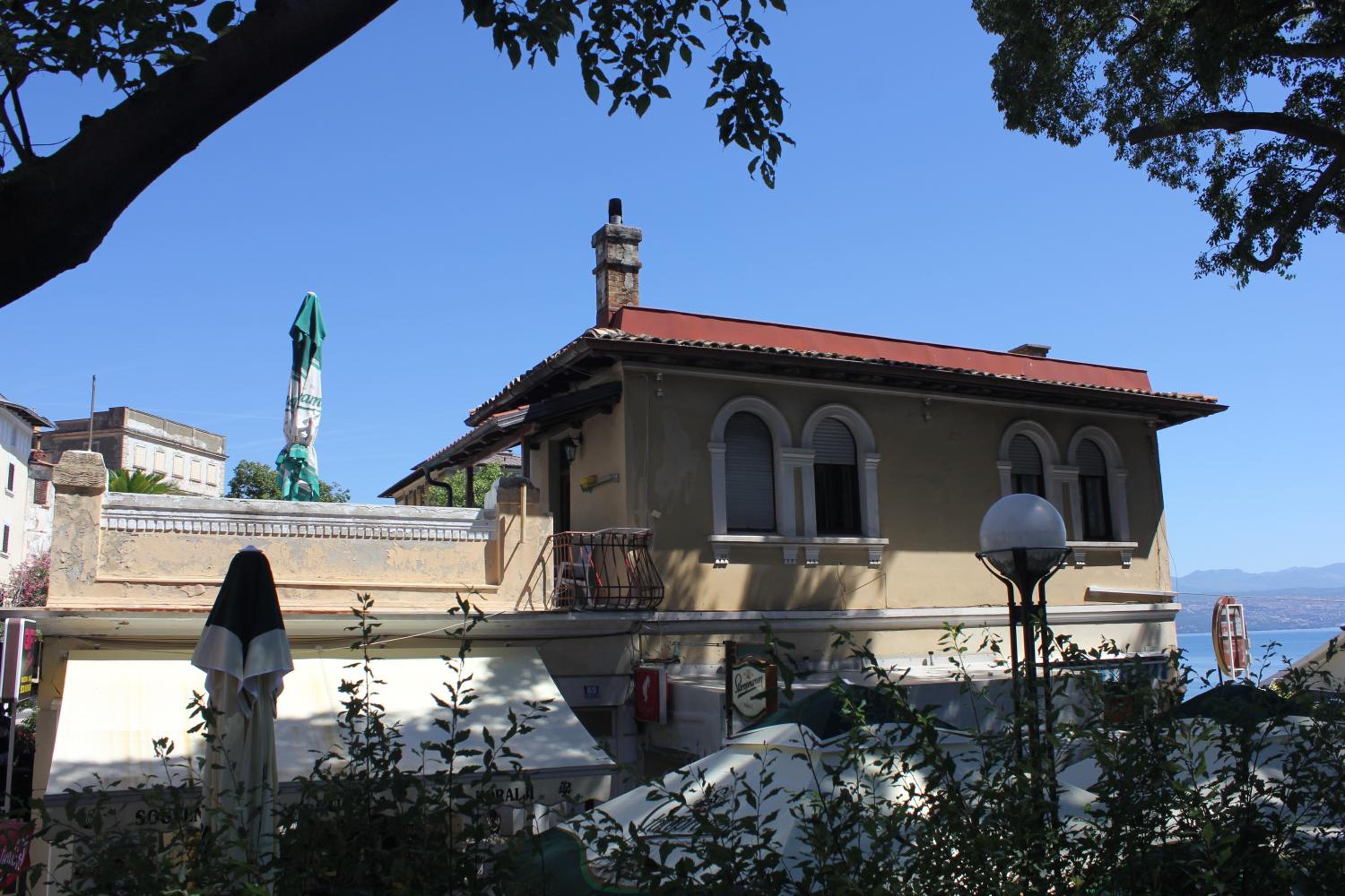 Photo 24