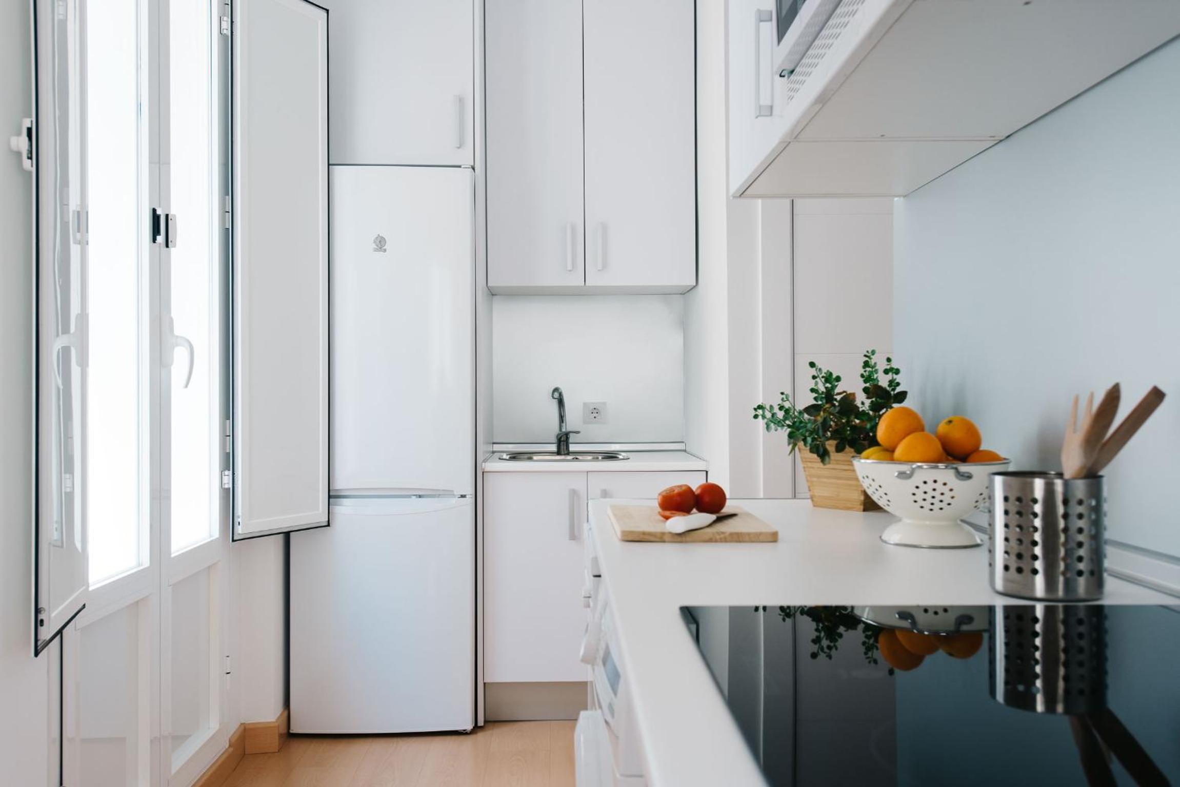 Hostly Acetres 2A-Penthouse in City Center-Fibre-Parking Opt view 5
