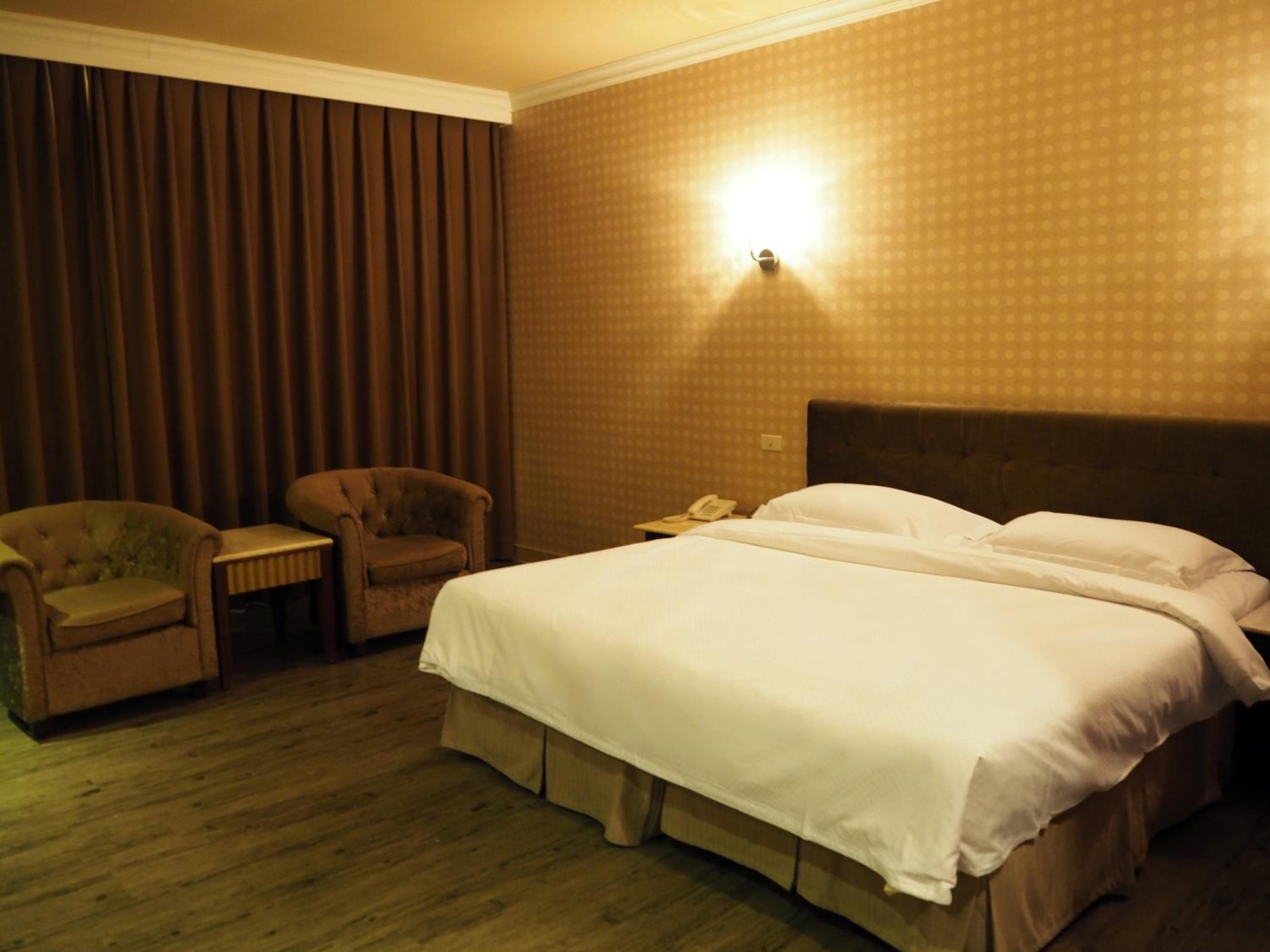 The Riverside Hotel & Motel