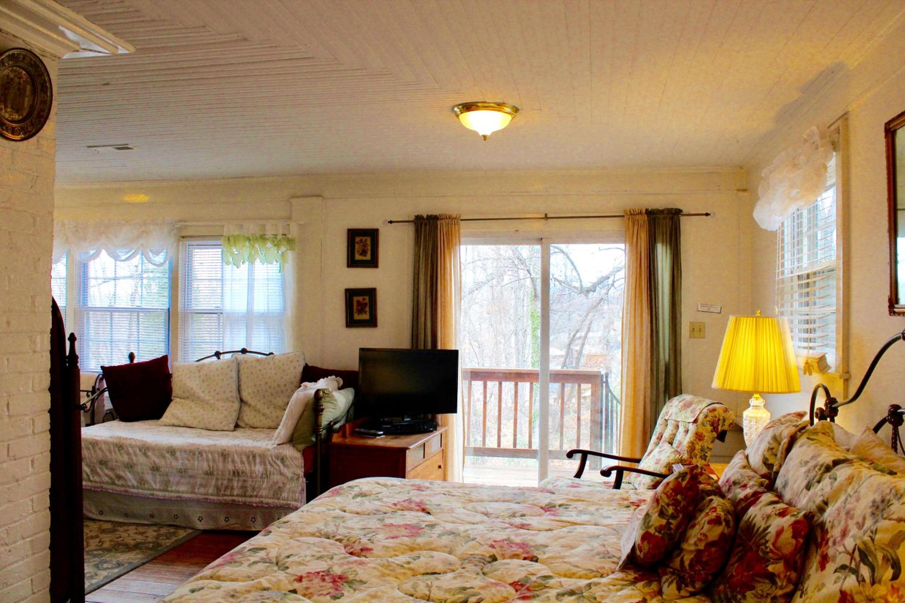 Oakland Cottage Bed and Breakfast