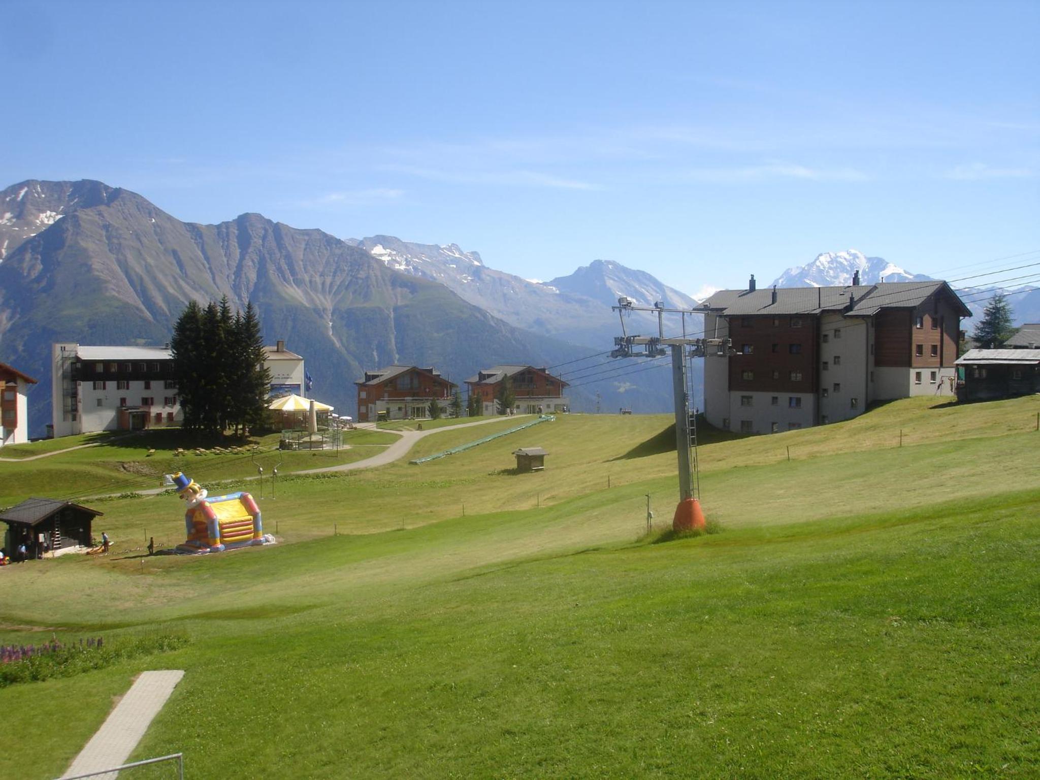 Photo 6