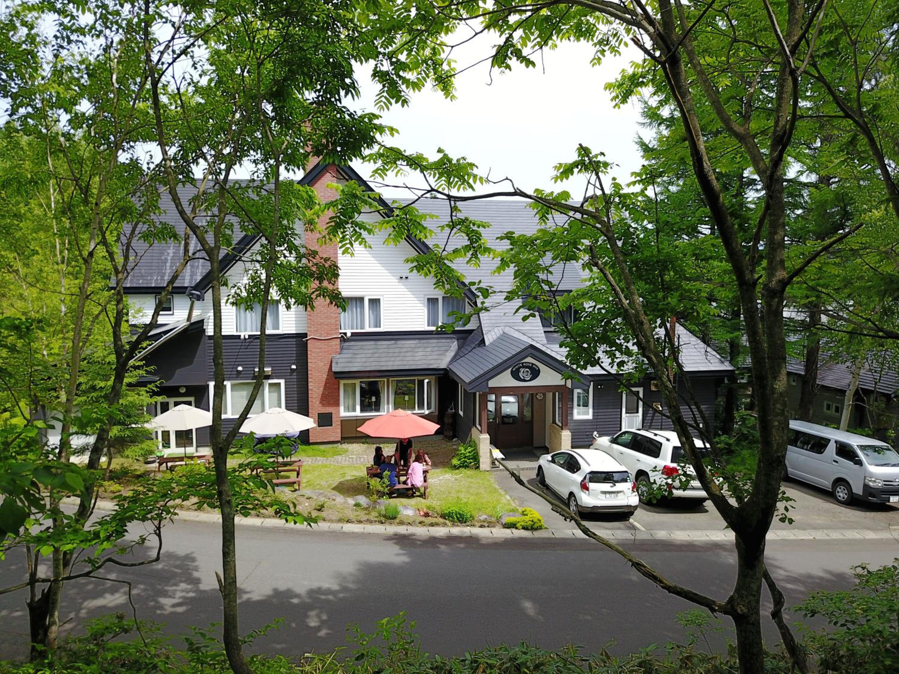 White Rose Inn