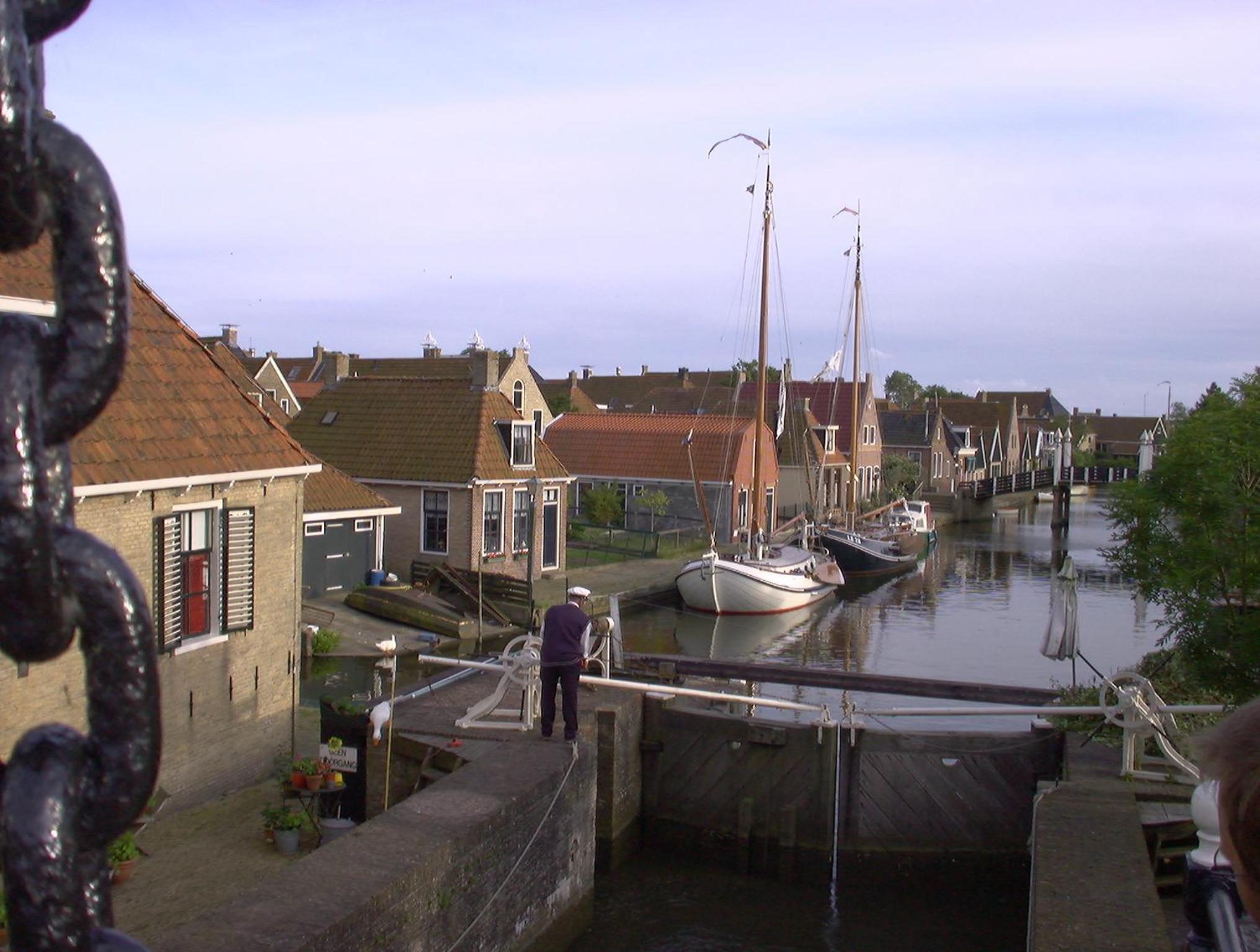 Photo 33