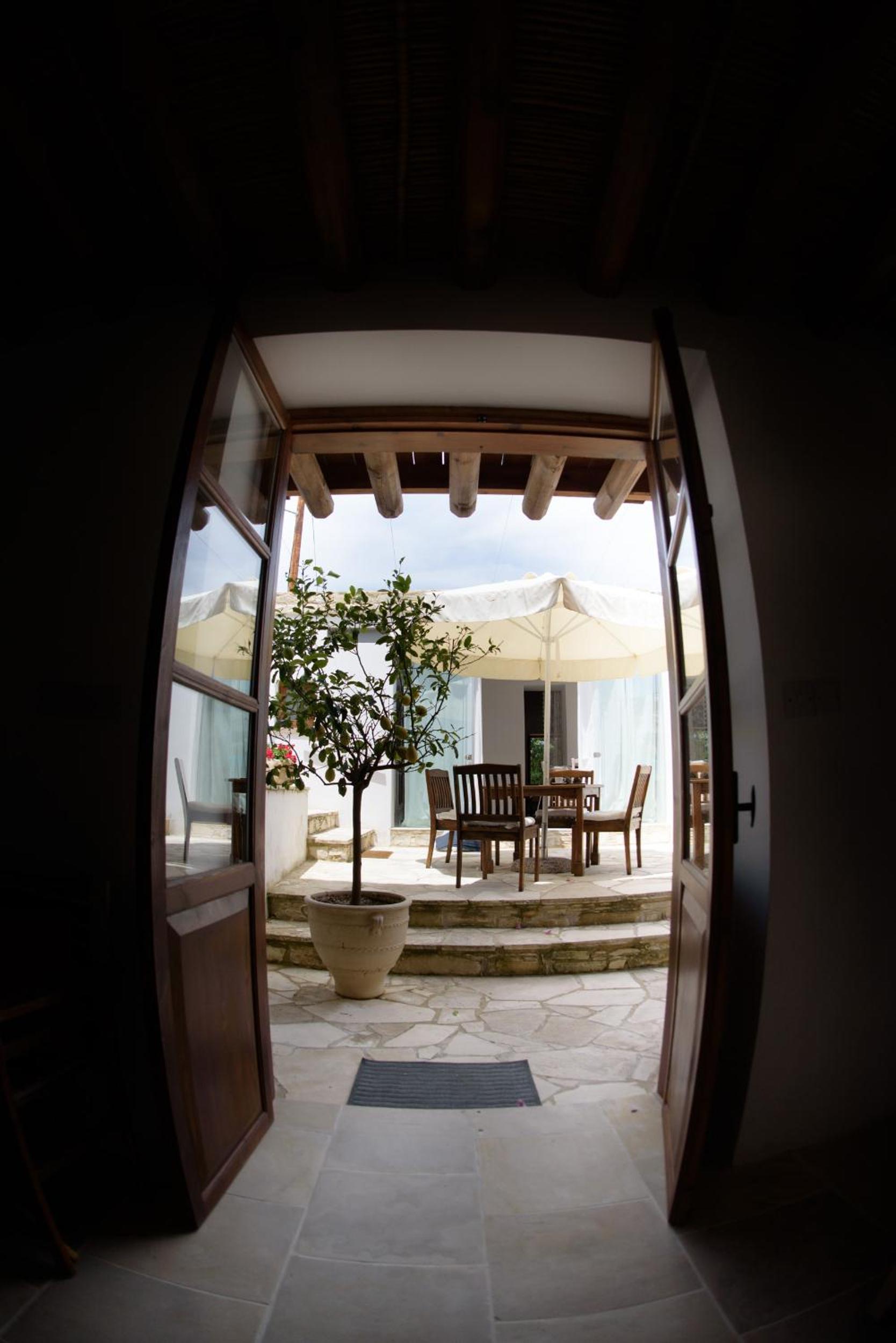 Vavla Nature House