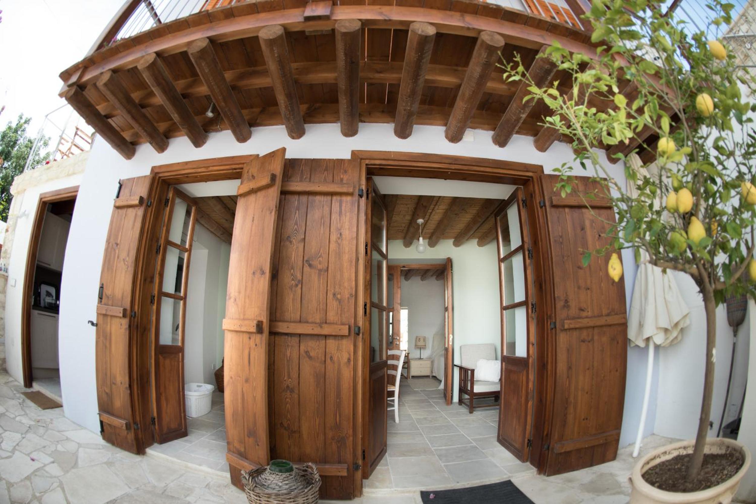 Vavla Nature House