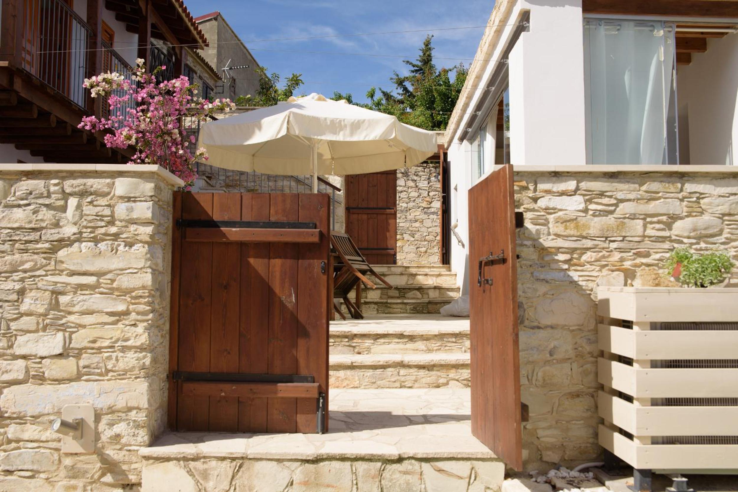 Vavla Nature House