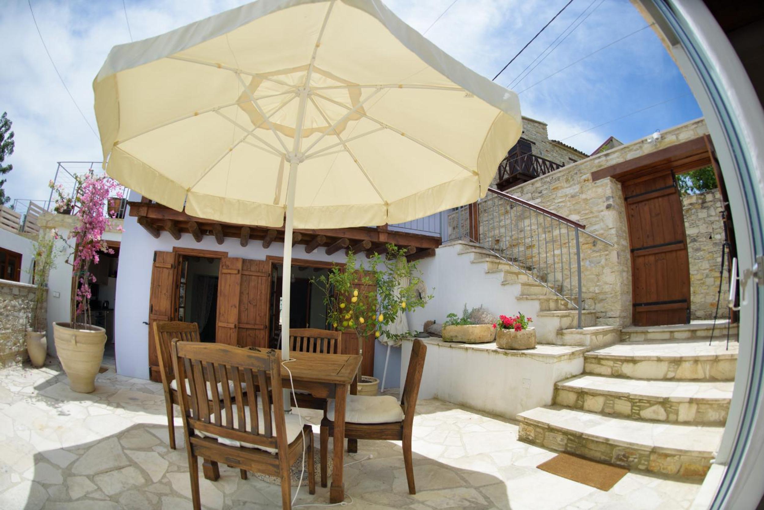 Vavla Nature House