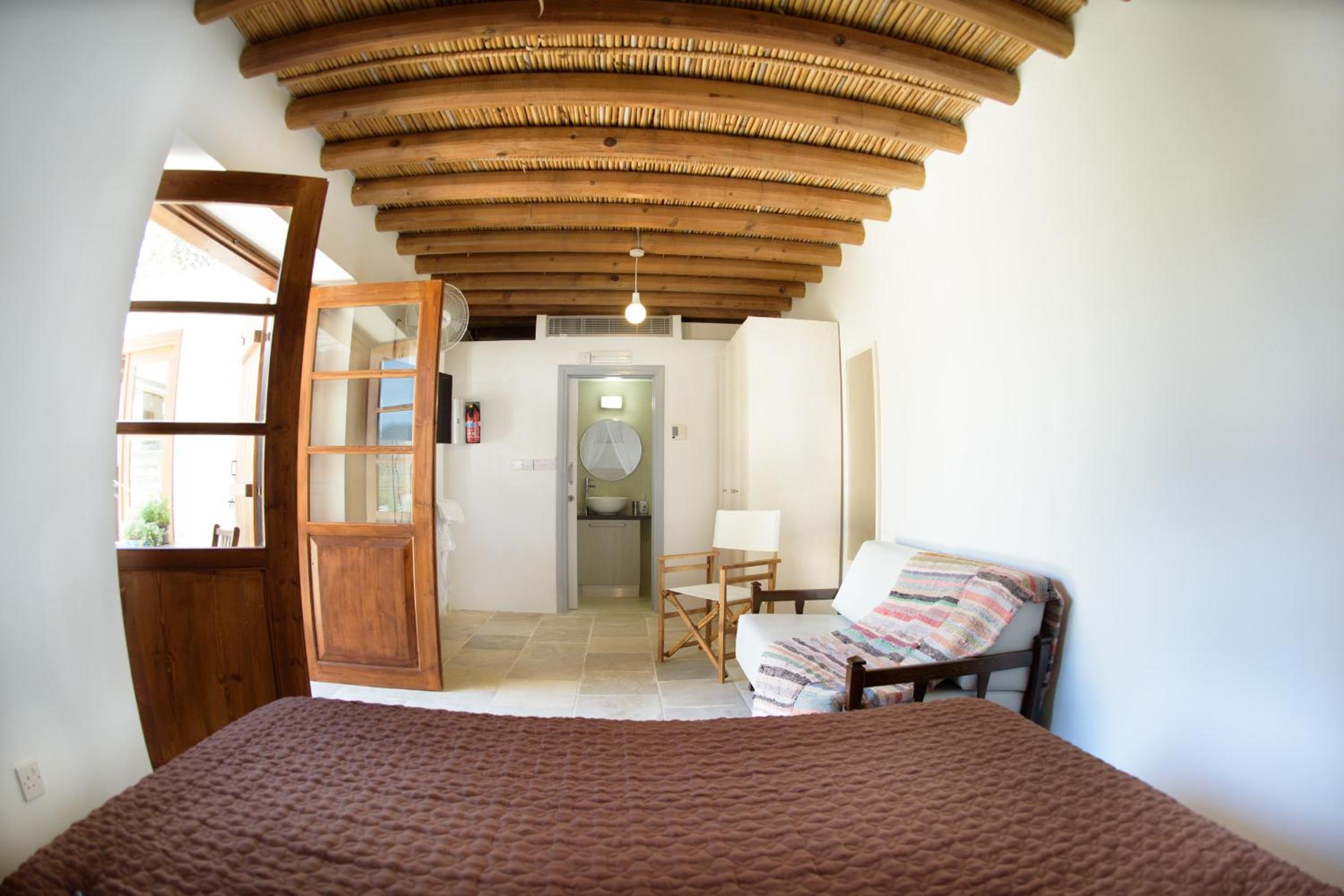 Vavla Nature House