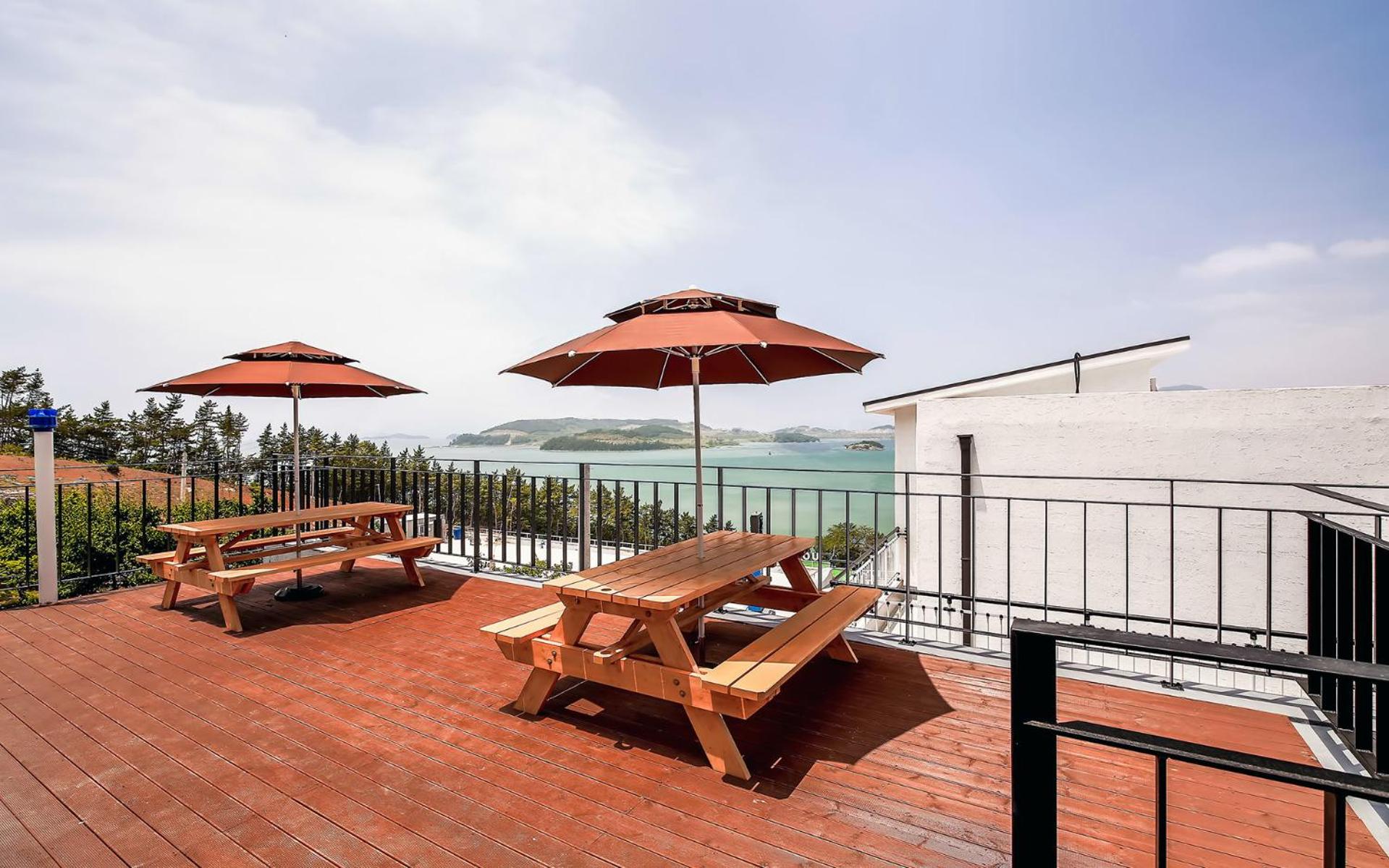 Yeosu Blooming Pension view 3