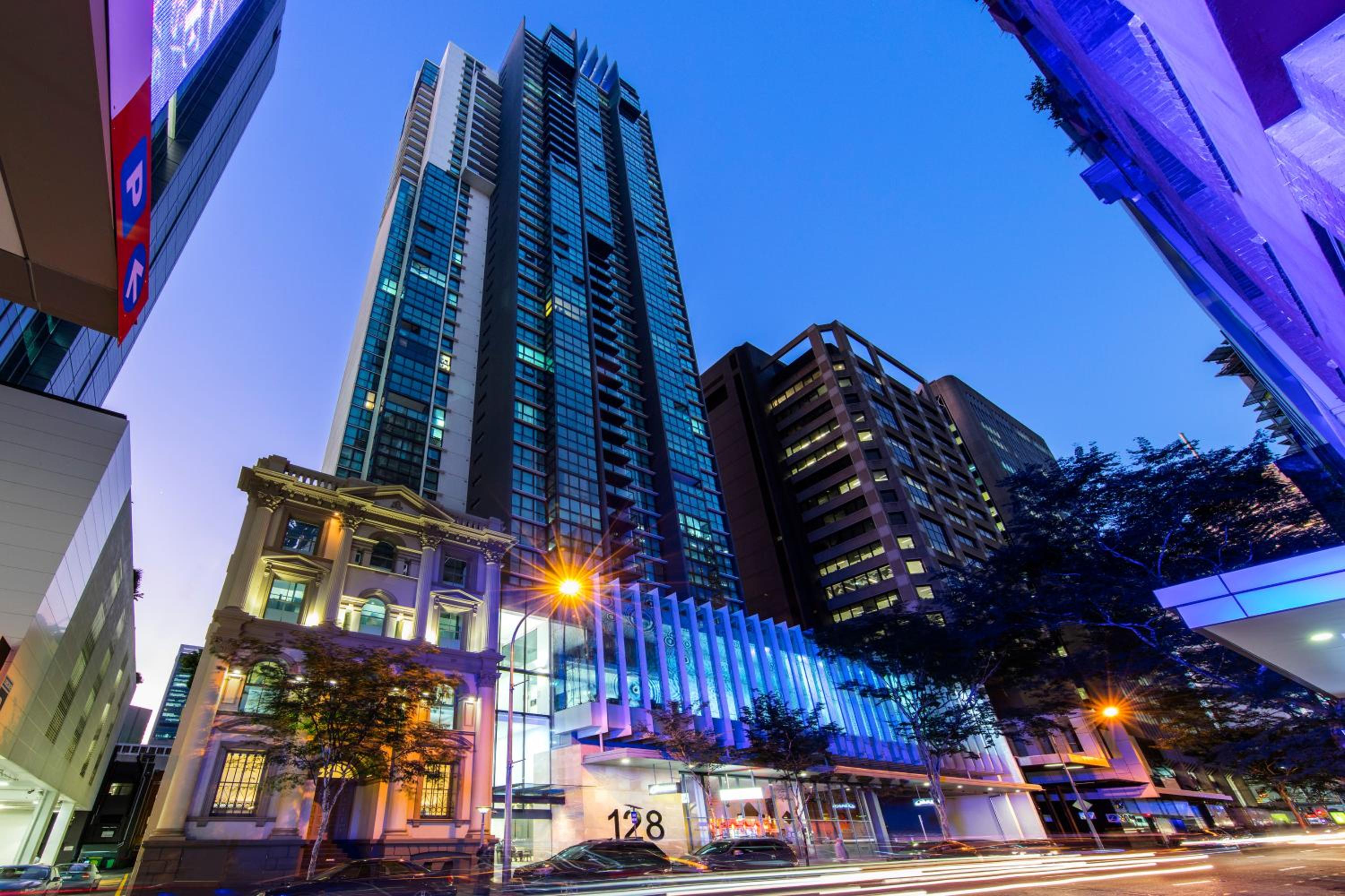 Oaks Brisbane on Charlotte Suites-0