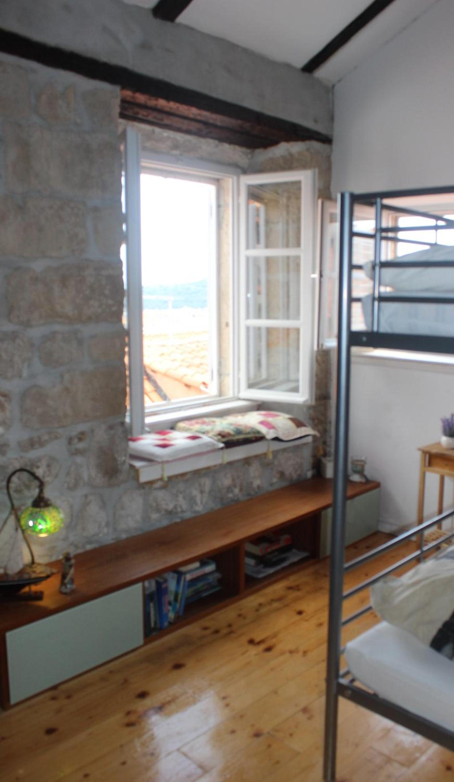 Kingslanding Old Town Hostel