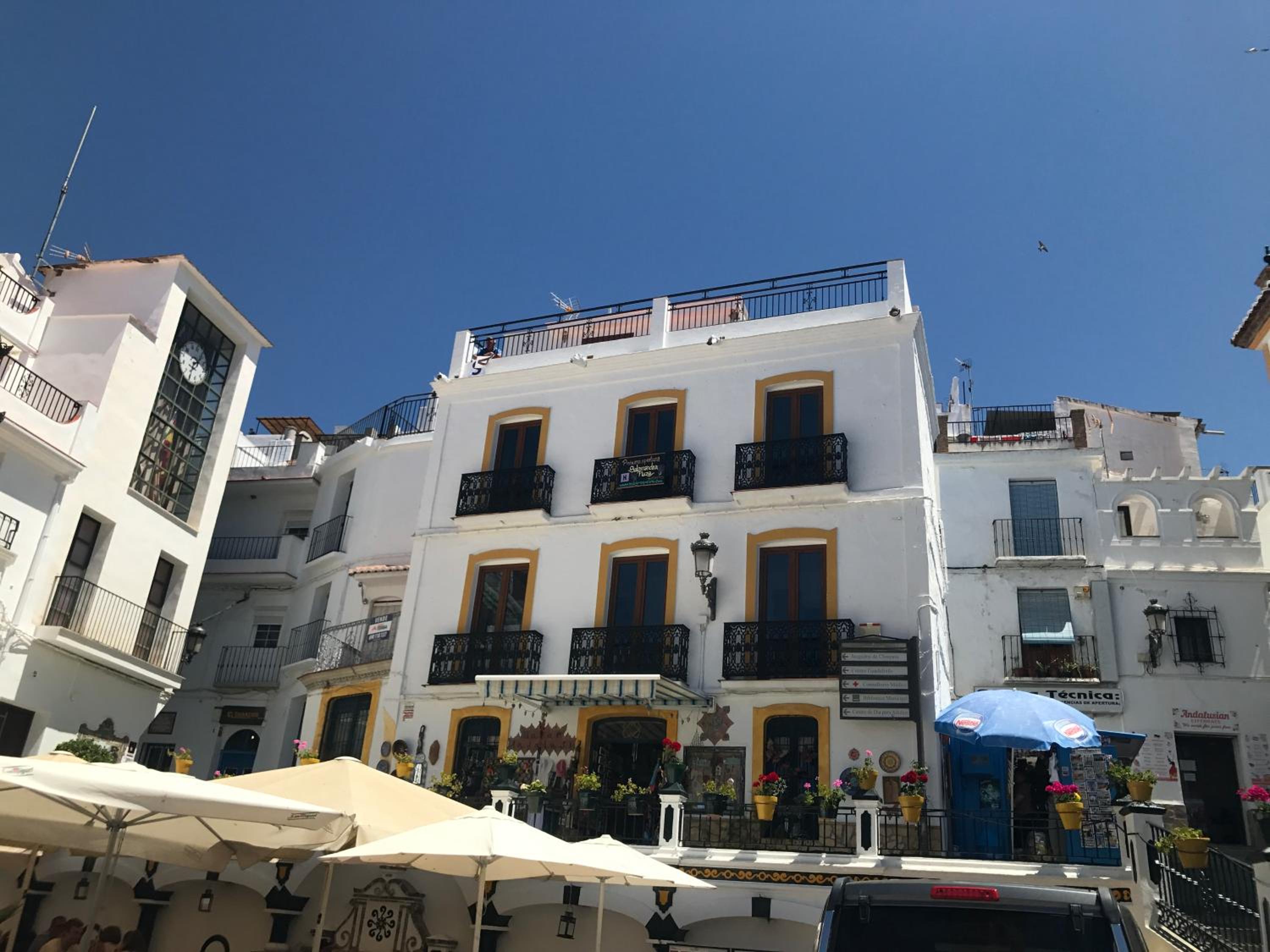 Salamandra Plaza