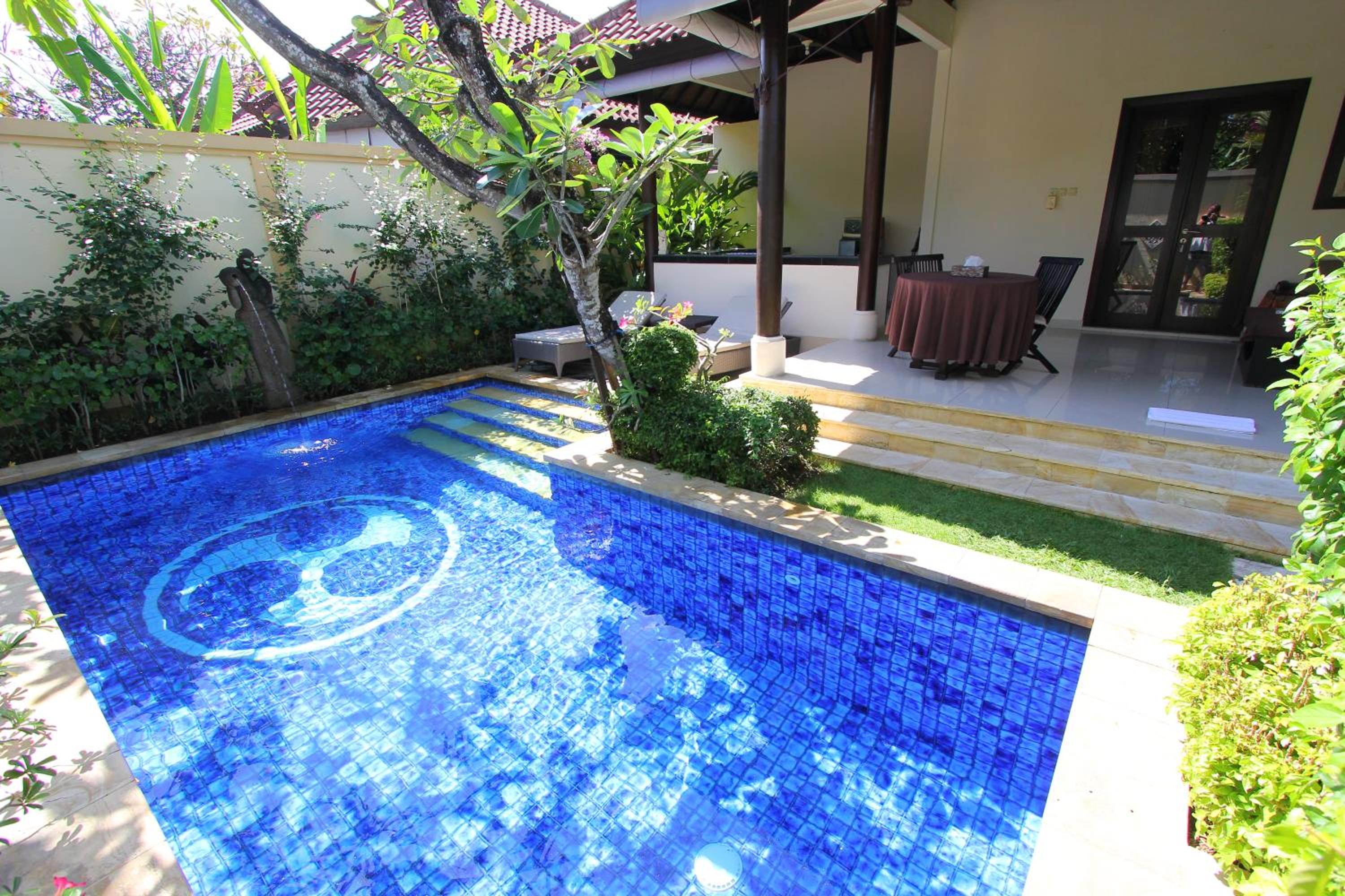 Heliconia Villa