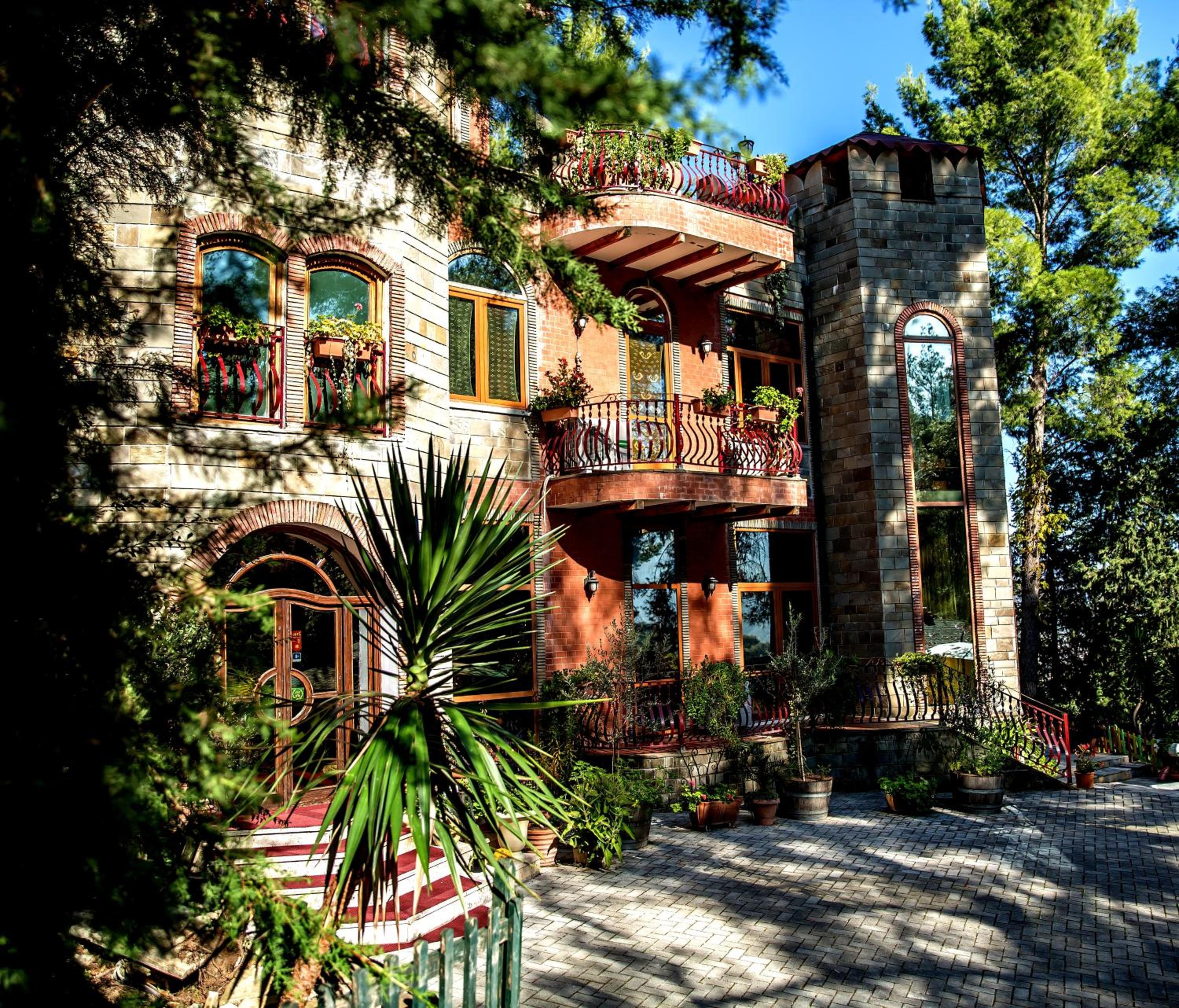 Hotel Castle Park - Image 1