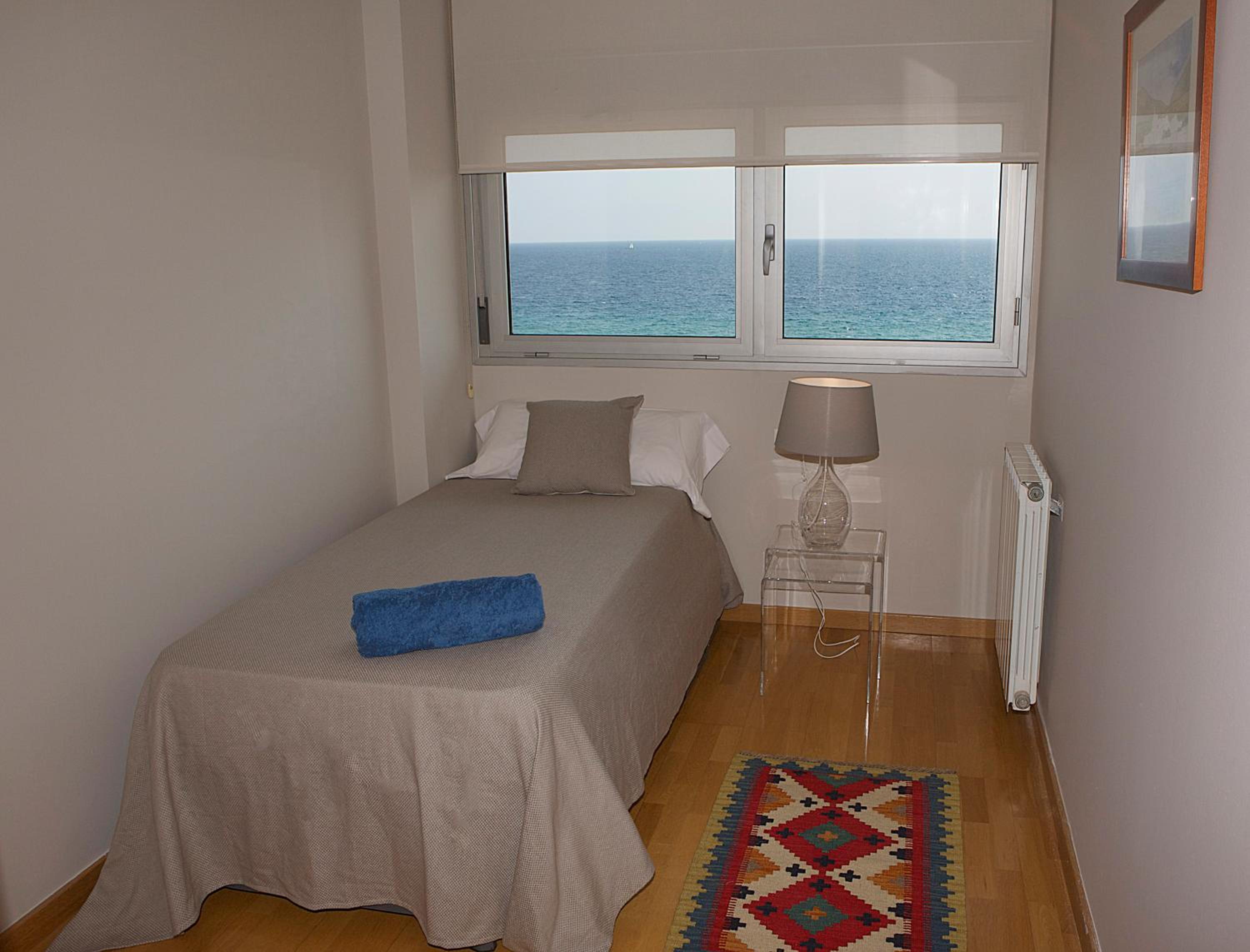 Great Sea-Side Barcelona Apartment