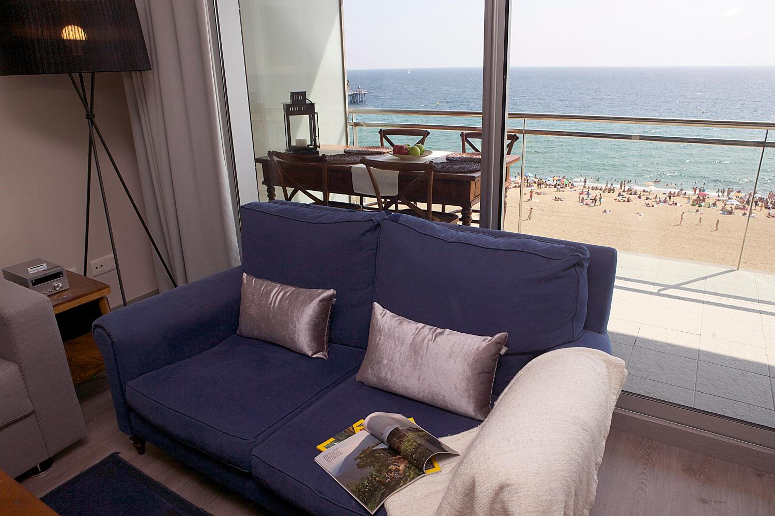 Great Sea-Side Barcelona Apartment
