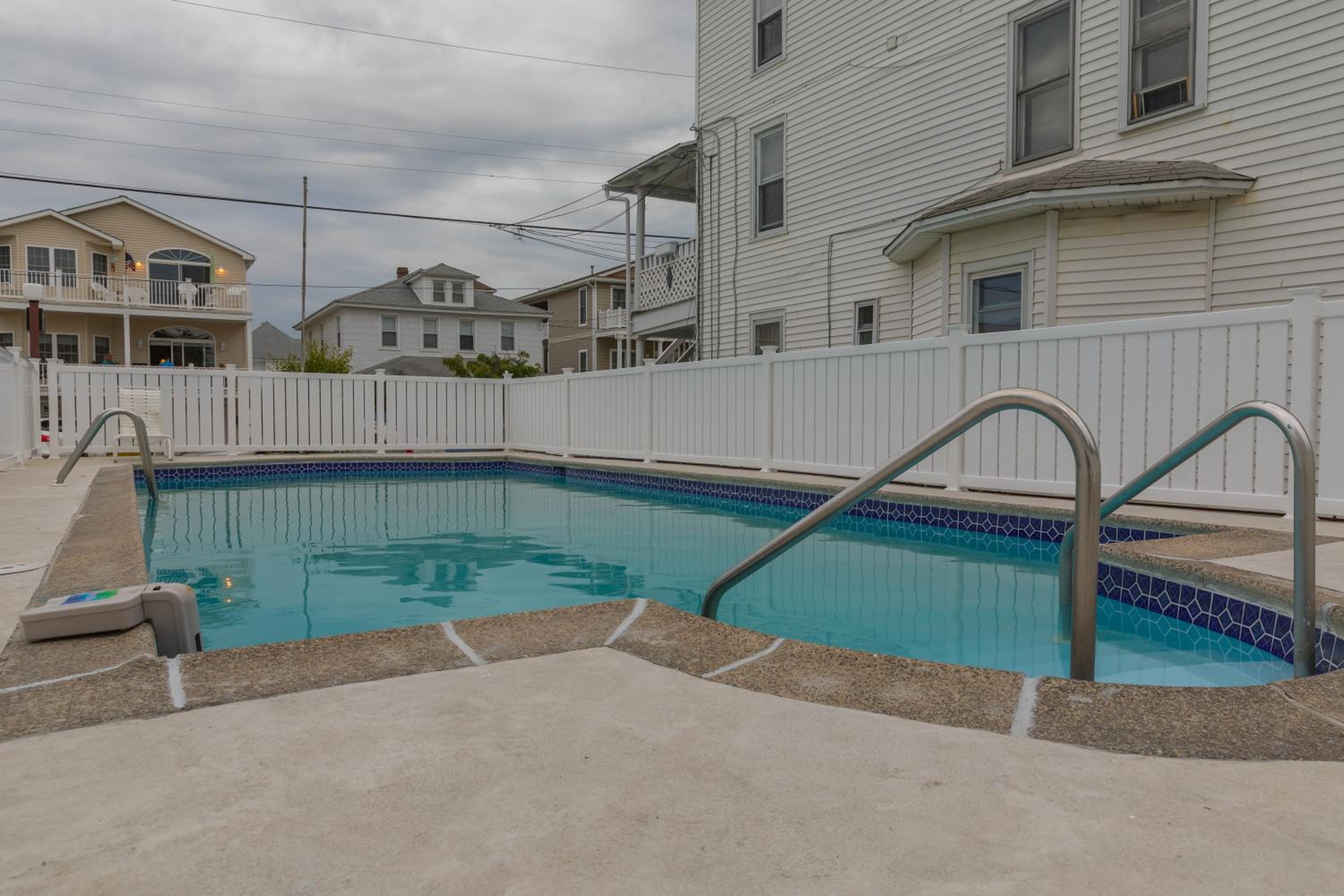 Wildwood Inn Hotel Beach & Boardwalk